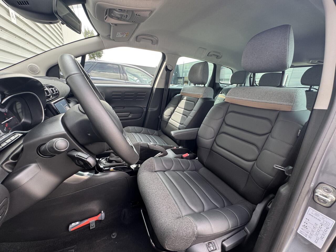 Citroen C3 Aircross 1.2 PureTech Plus | 16 inch lichtmetalen velgen | Climate control | Parkeersensoren | Cruise control | Lederen stuur | Collison warning |