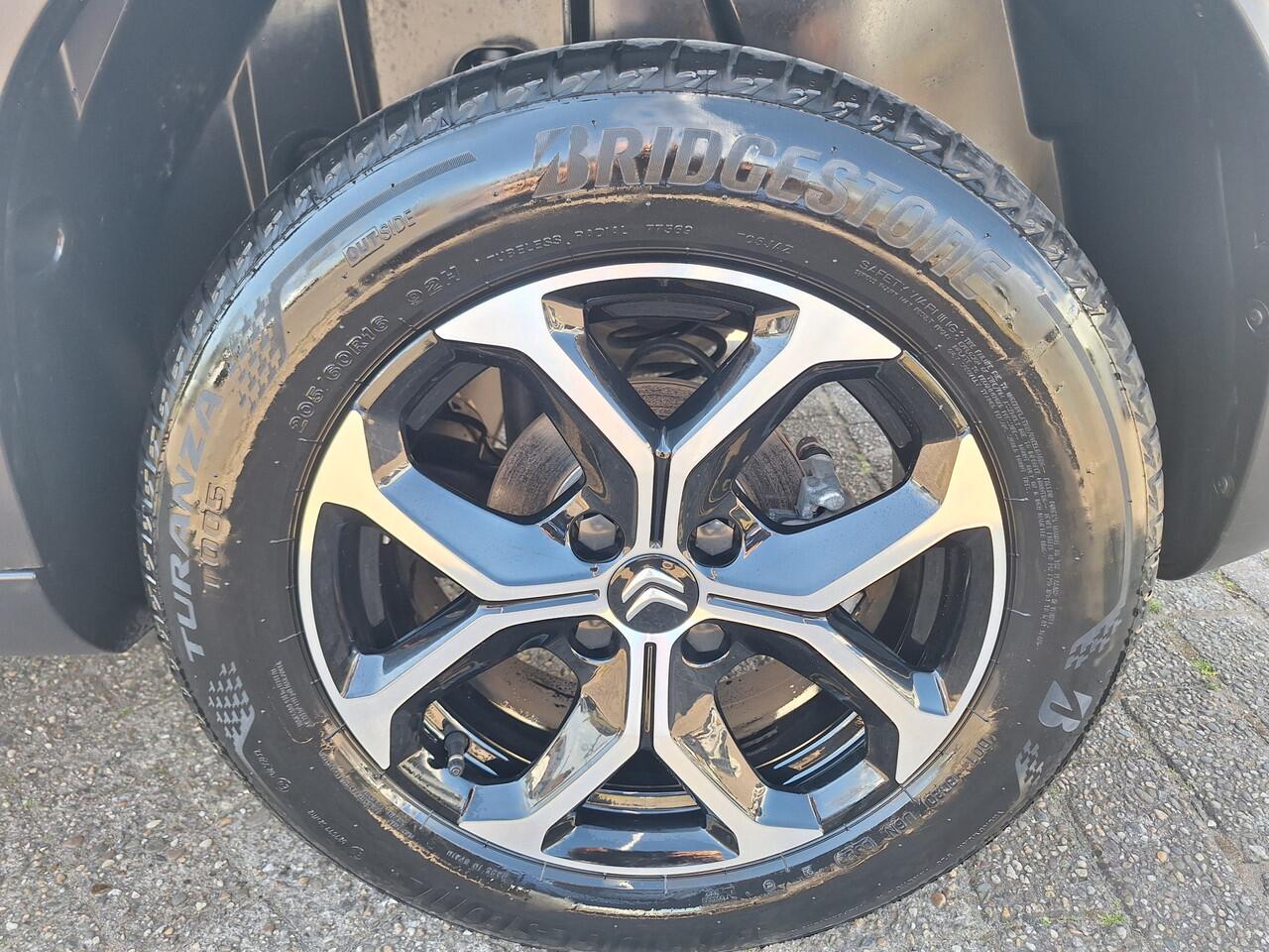 Citroen C3 Aircross 1.2 PureTech Shine (15x op voorraad)