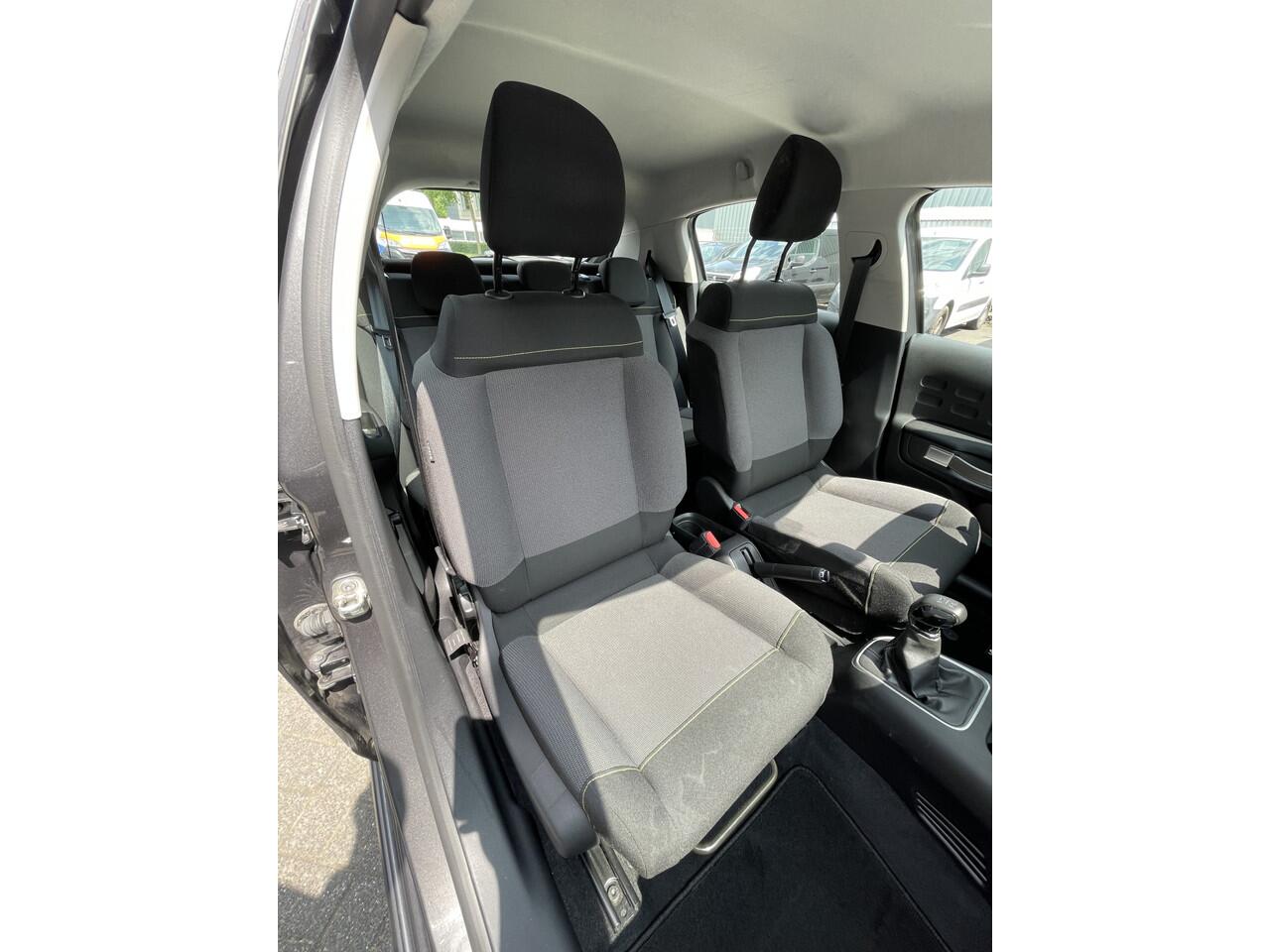 Citroen C3 82pk Shine (Camera - Navigatie - Automatische Airco - Apple Carplay - LED - Lichtmetalen velgen)