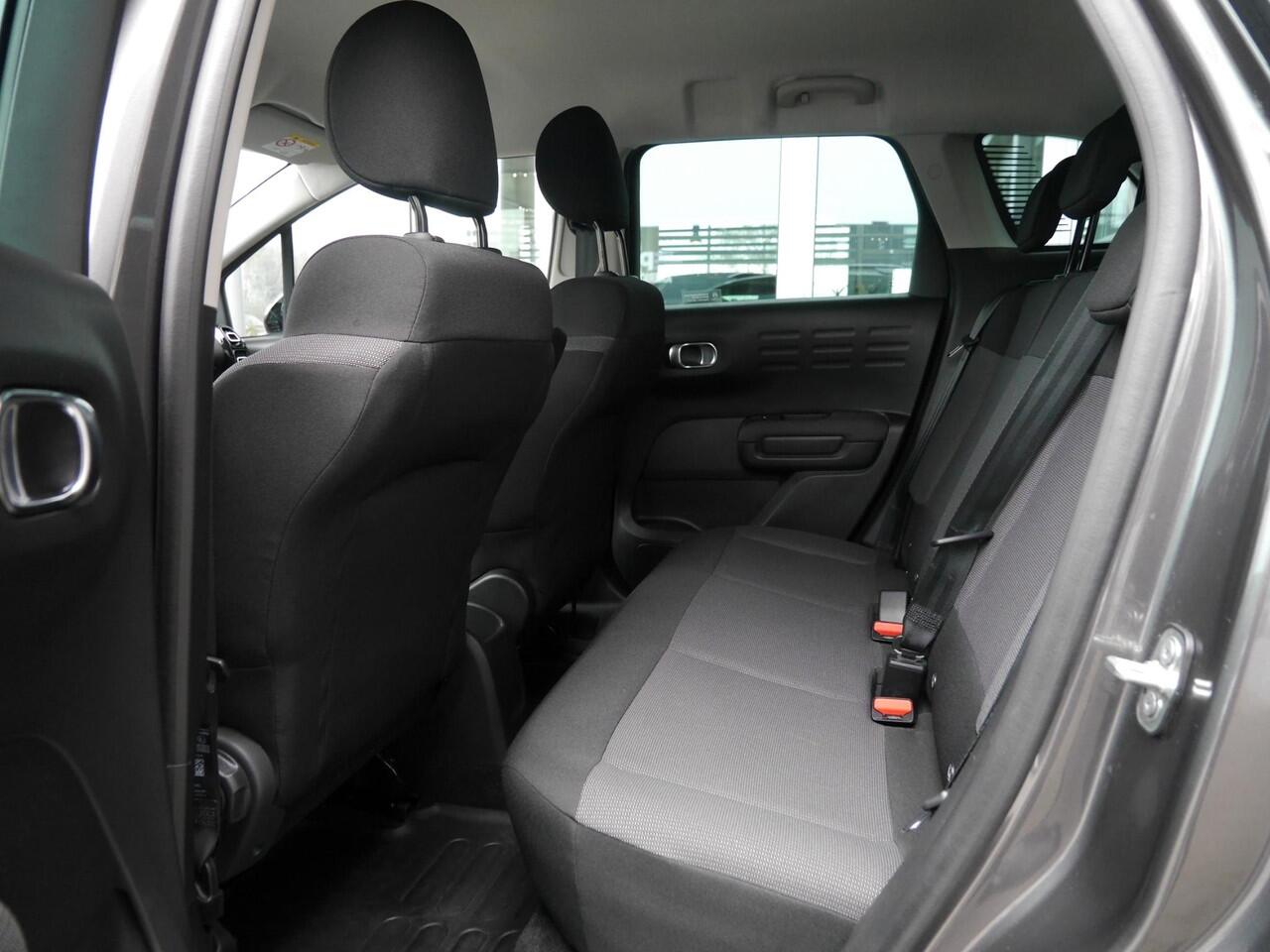 Citroen C3 Aircross 1.2 PureTech Shine 130PK | Automaat | Climate & Cruise Control | Stoelverwarming | Parkeersensoren achter | Regensensor | Apple Car Play/Android Auto