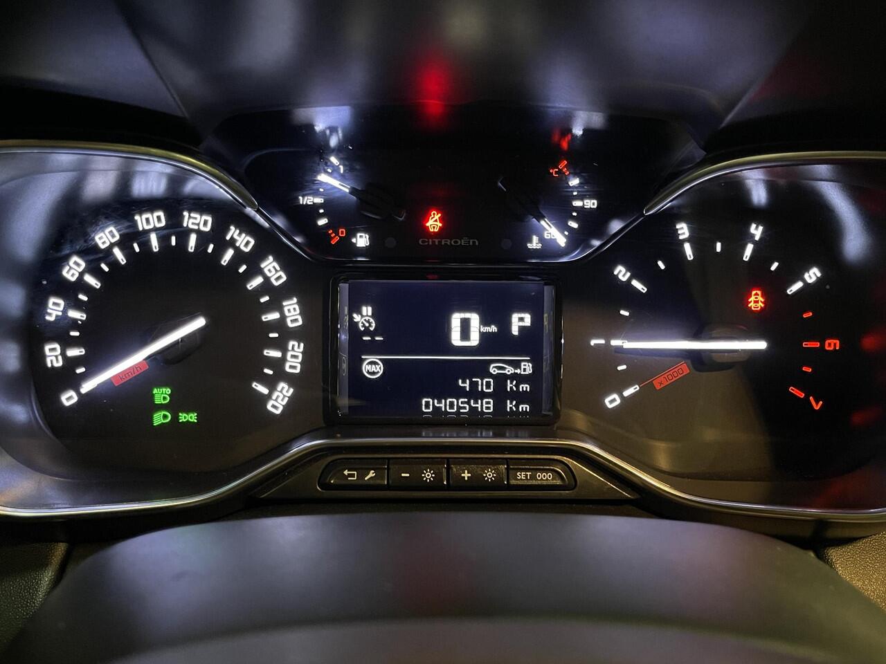 Citroen C3 Aircross 1.2 PureTech Plus 16"/Stoelverwarming/PDC/Apple Carplay & Android Auto/Climate/Cruise