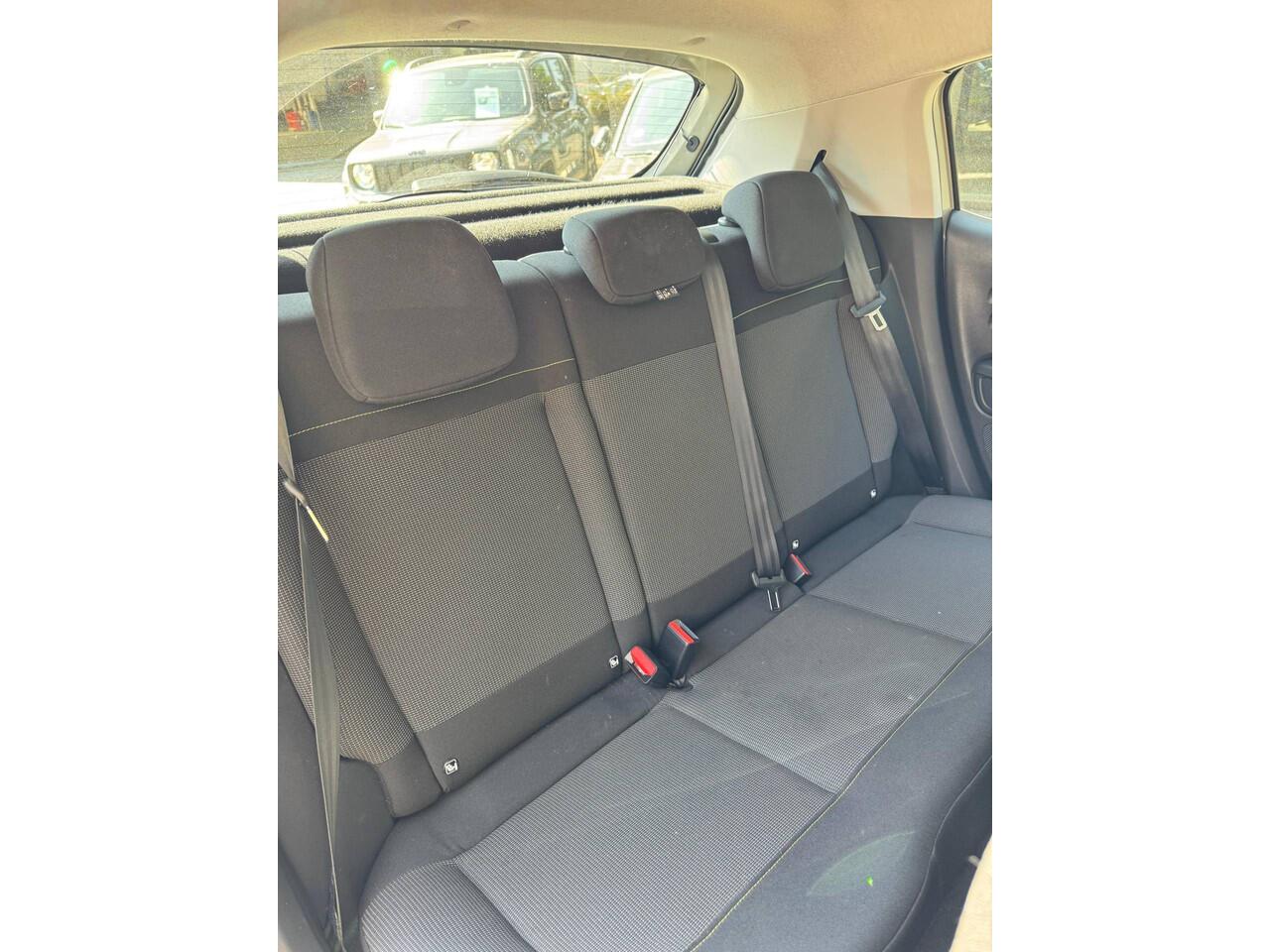 Citroen C3 1.2 Benzine 5-deurs 82 pk. * Airco * Cruise Control * 5-Deurs * Hele mooie ! Vingerhoets; Vierde Generatie Eersteklas Service !