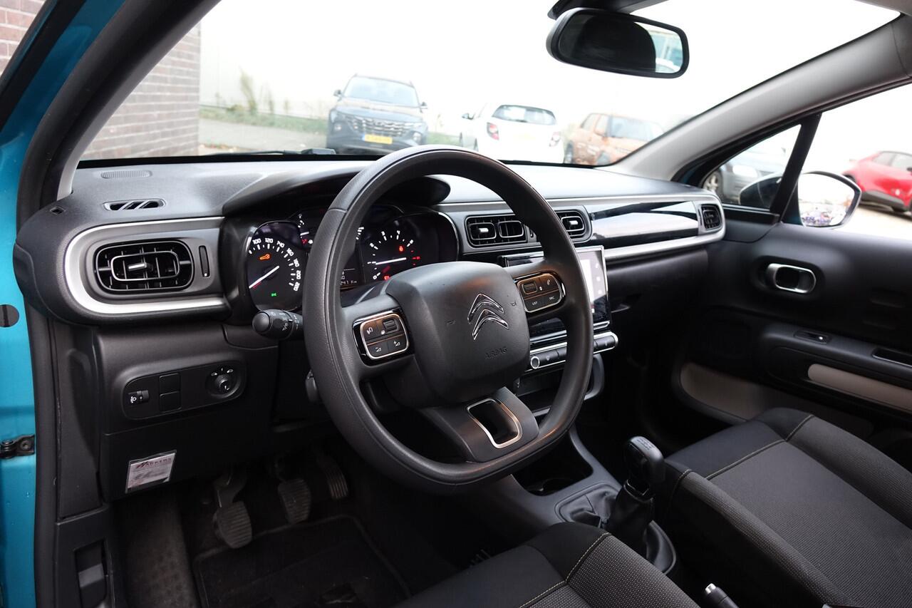 Citroen C3 1.2 PureTech Feel, navigatiesysteem, bluetooth, prachtige auto! Graag de tekst ook lezen....