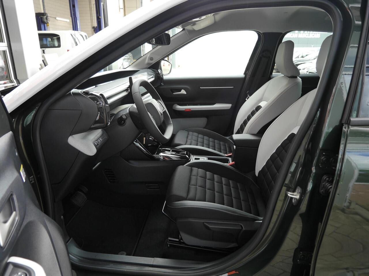 Citroen C3 Ë-C3 Aircross Plus 113pk Comfort Range 44 kWh | Nieuw uit voorraad | Navigatie | Camera | Lichtmetalen velgen | Draadloze carplay / Android auto