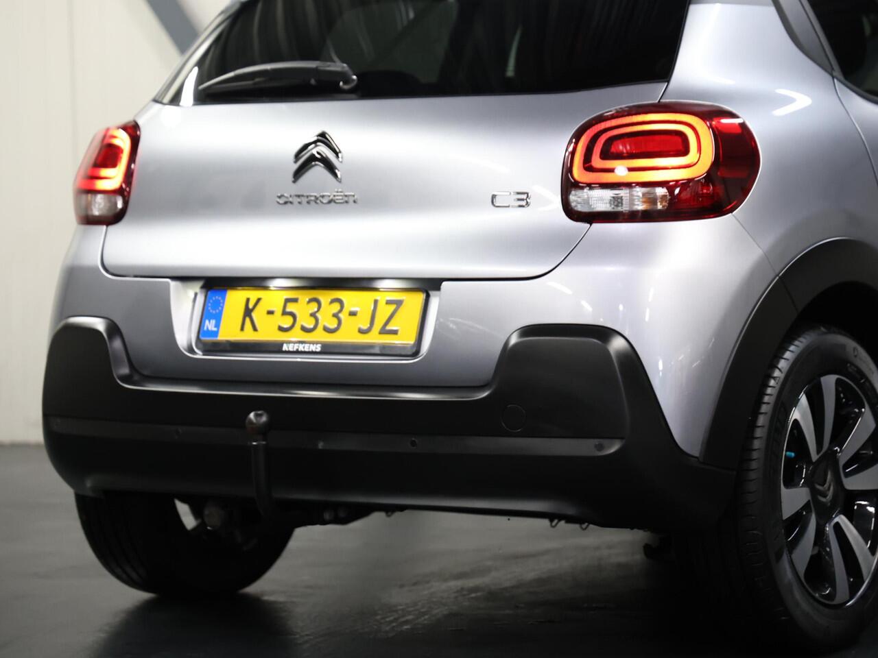 Citroen C3 1.2 85PK C-Series | Uniek! | AppleCarplay/AndroidAuto | Led Koplampen | Cruise Control | Privacy Glass | Navigatie | 17"LMV | Isofix | Trekhaak | Privacy Glass | Parkeersensoren |