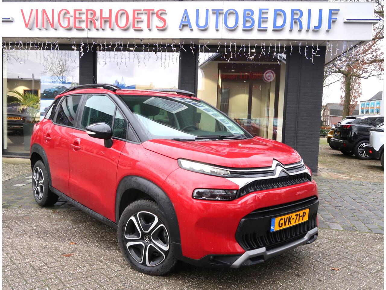 Citroen C3 Aircross 130 Pk Benzine *** AUTOMAAT *** Hoge Zit * Climate & Cruise Control * DAB Radio Ontvangst * Apple Car Play & Android Auto voor Spotify & Navigatie * Achteruitrij Camera * Vingerhoets; Vierde Generatie Eersteklas Service !