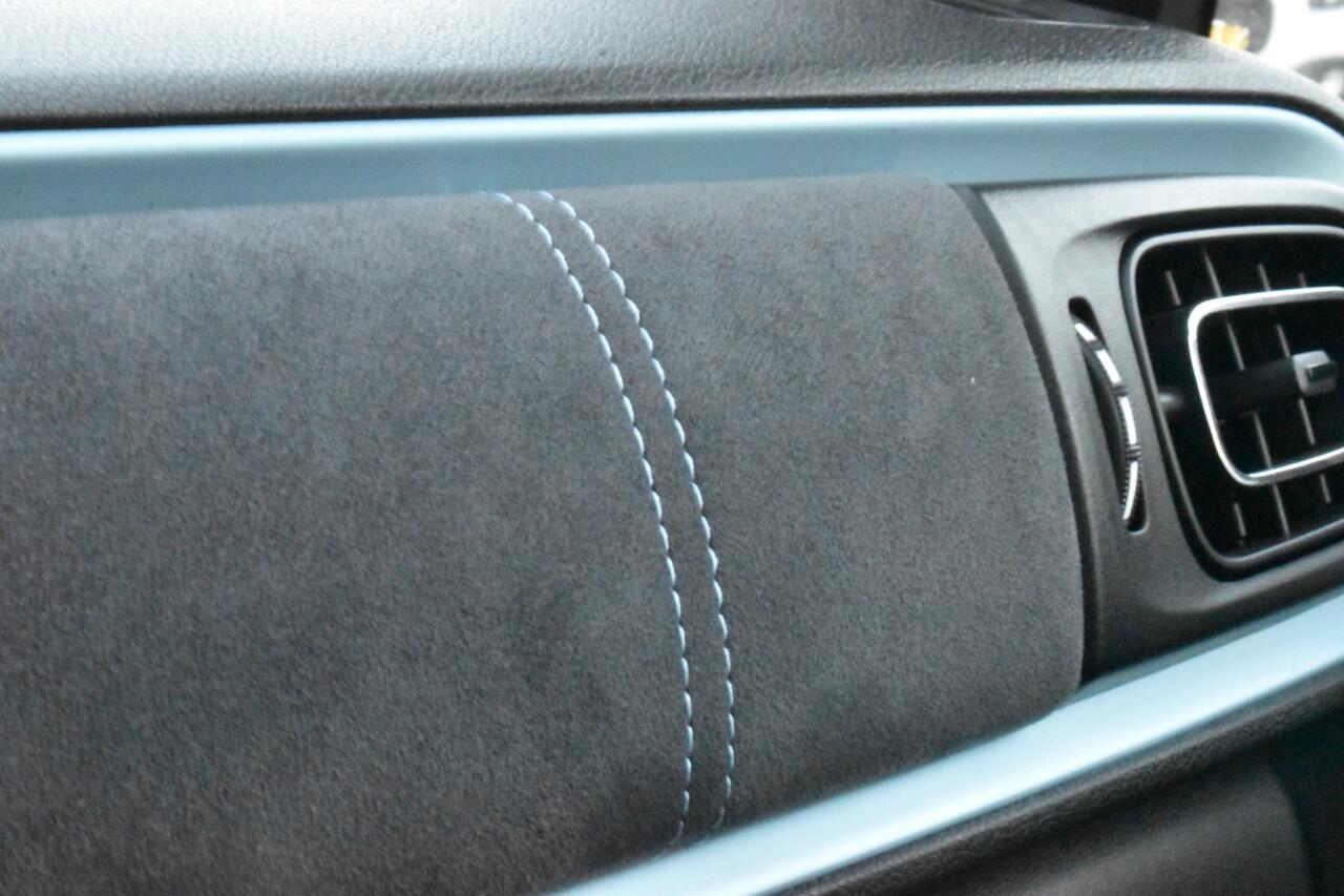 Citroen C3 PureTech 110 Shine | Elle Navigatie | Camera Achter | Airco | Parkeerhulp | LM Velgen |