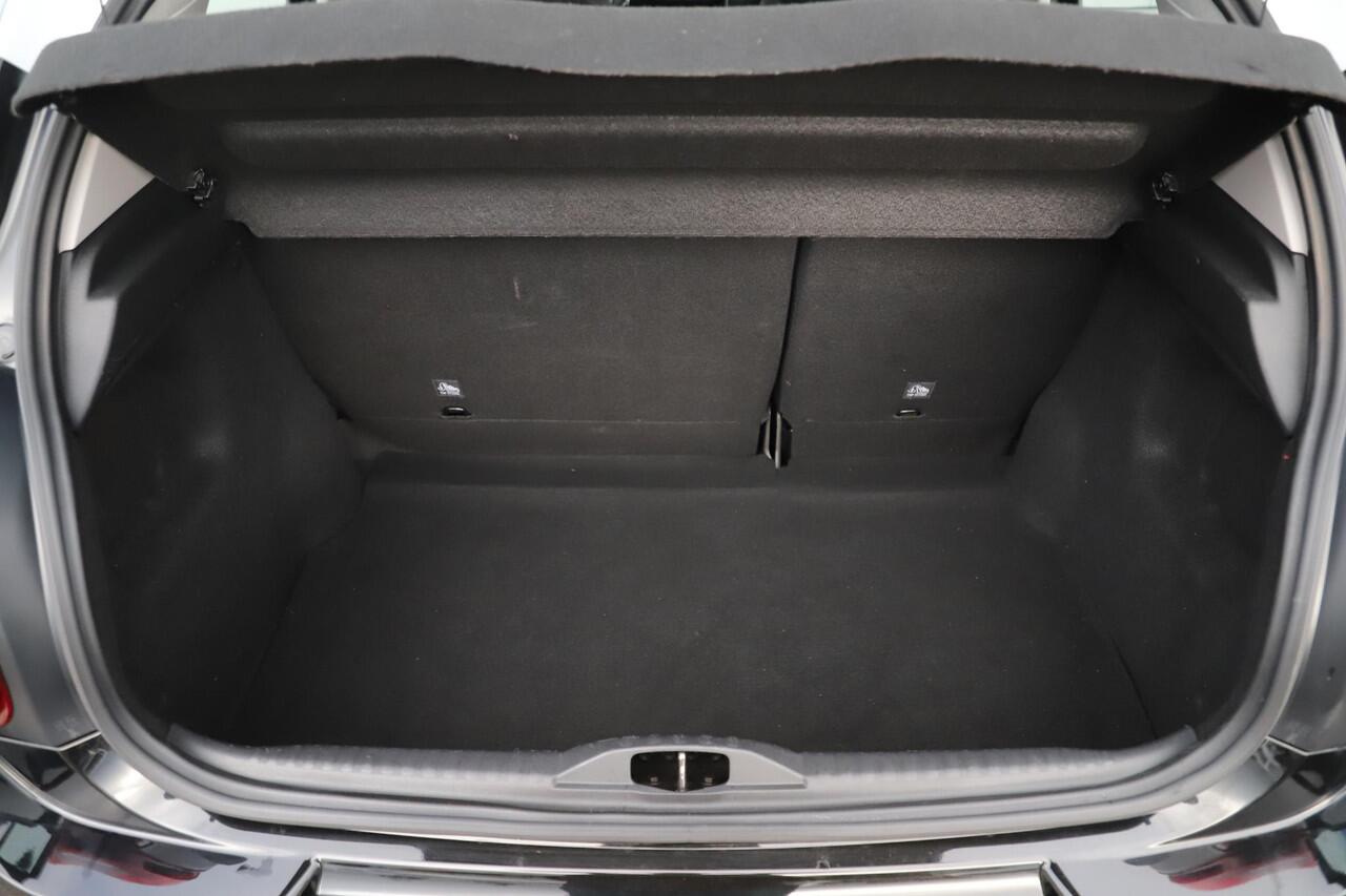 Citroen C3 1.2 PureTech Feel Carplay Android Navigatie Climate Cruise Control Rijstrooksensor Parkeersensor All-season banden!