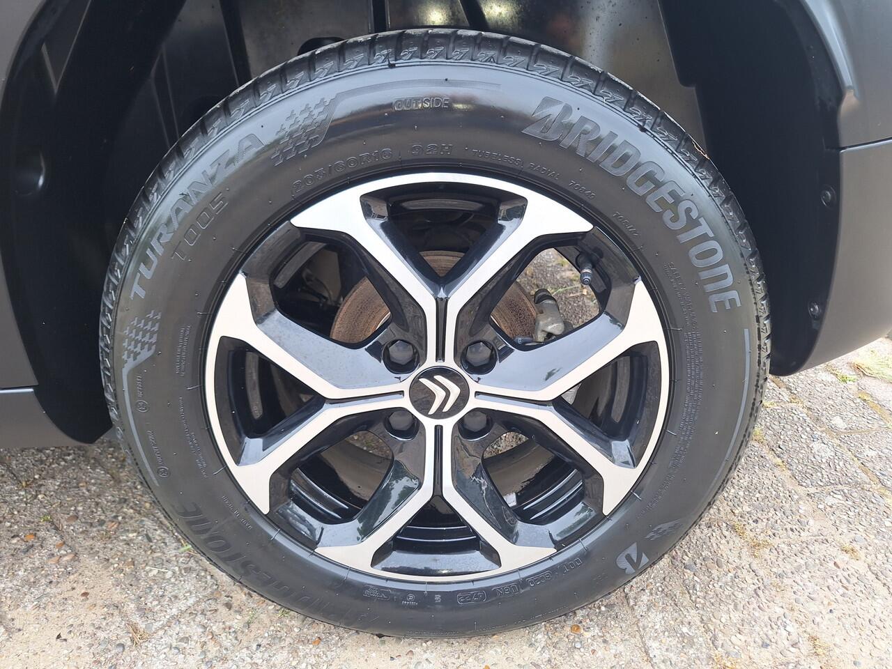 Citroen C3 Aircross 1.2 PureTech Shine 15x op voorraad