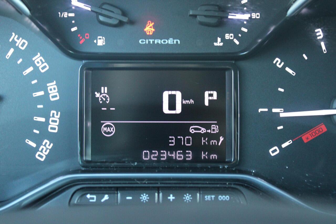 Citroen C3 Aircross 1.2 130PK AUTOMAAT MAX | HEAD UP DISPLAY | STOEL VERWARMING | LICHTMETALEN VELGEN 16" | KEYLESS ENTRY/START | PARKEERSENSOREN ACHTER | LED KOPLAMPEN | NAVIGATIE | APPLE CARPLAY/ANDROID AUTO | DAB+ RADIO | CLIMATE CONTROL | CRUISE CONTROL |