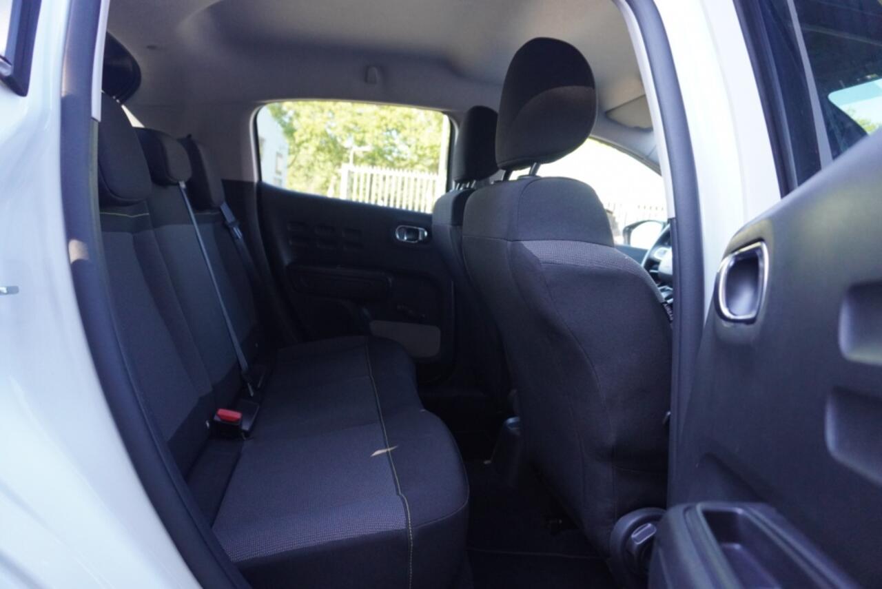 Citroen C3 1.2 PT Feel CarPlay | Clima | Park. sensoren | NAP | Navigatie