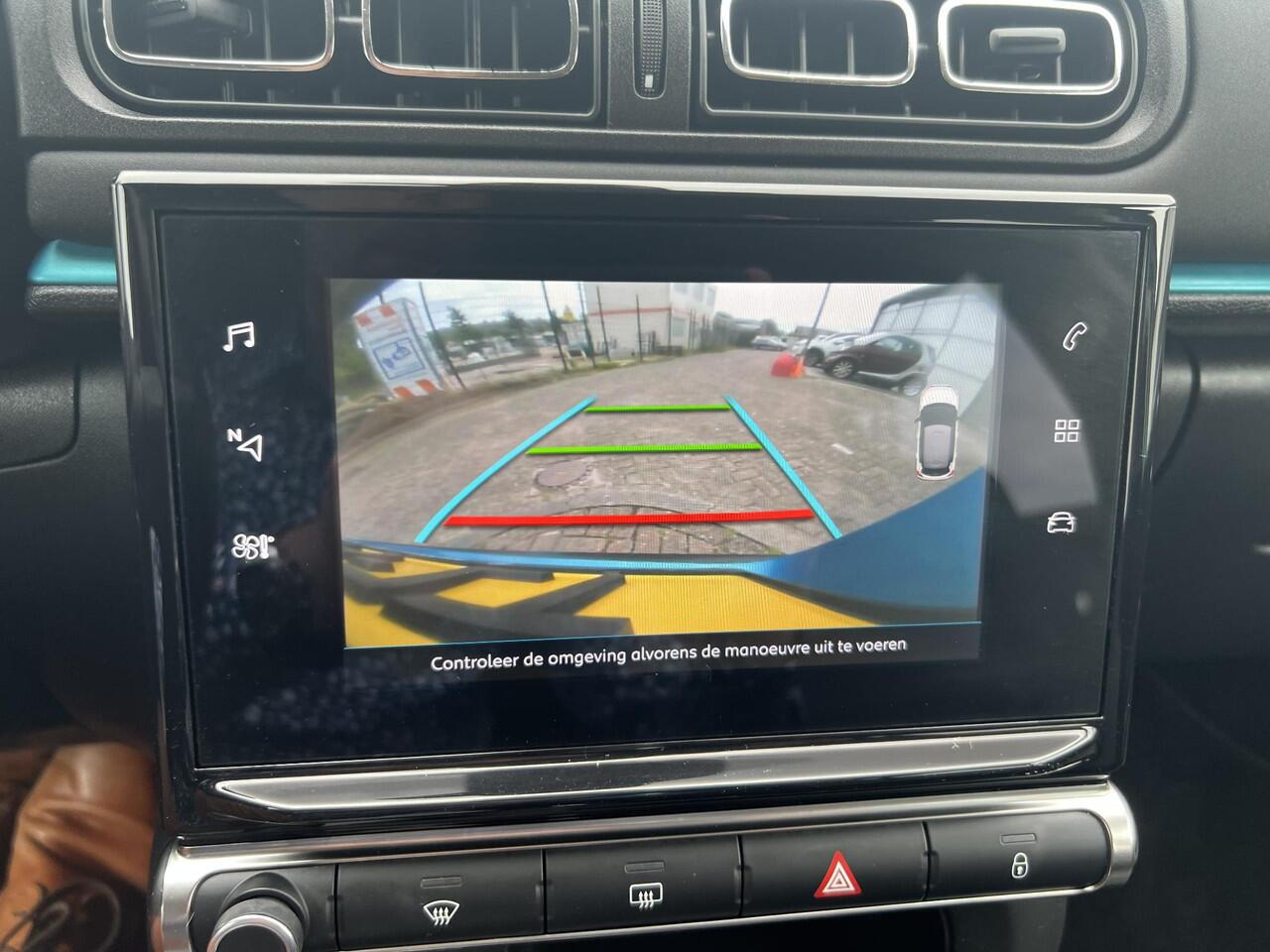 Citroen C3 1.2 PureTech Business / ALL-IN RIJKLAARPRIJS /Navi/Keyless/Sensoren rondom/Camera/Duo-Tone