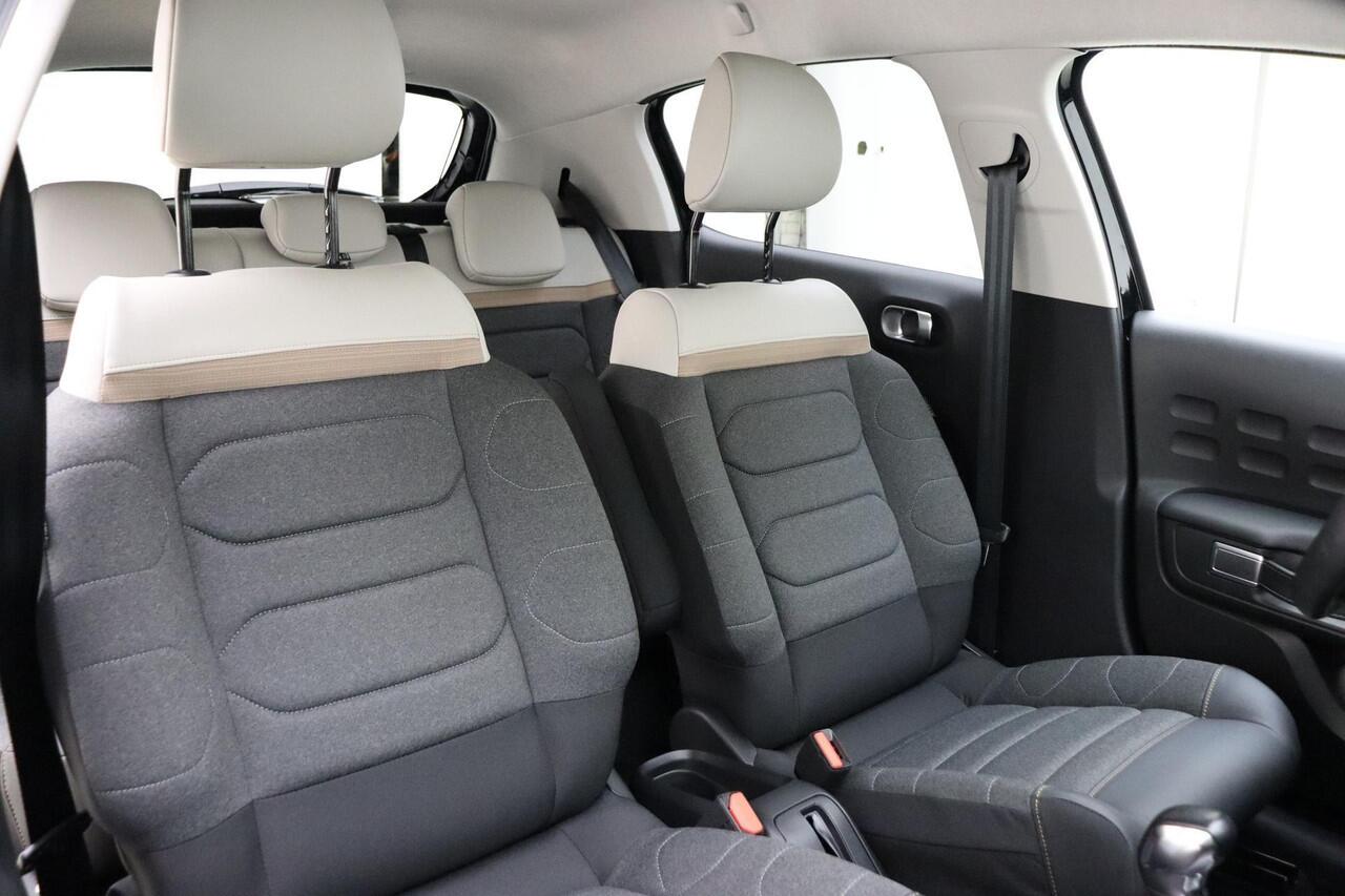 Citroen C3 1.2 PureTech Max | Navigatie | Climate control | Camera | Stoelverwarming | Lichtmetalen velgen | DAB Radio | Cruise control | Getint glas