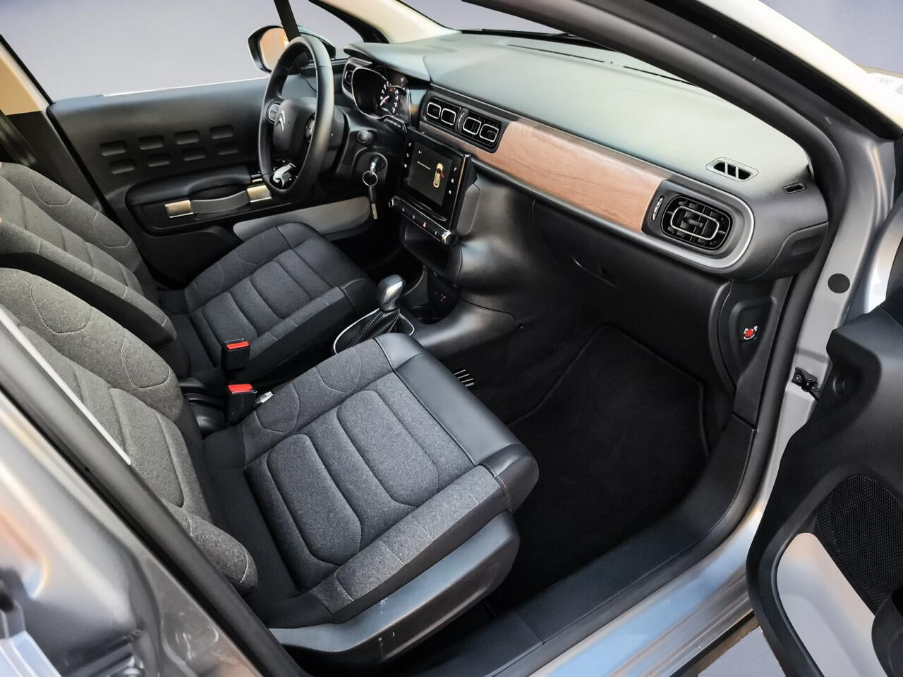 Citroen C3 1.2 PureTech Shine 1e-Eig. & Keurig-Onderh. BOVAG-Garantie. NL-Auto.