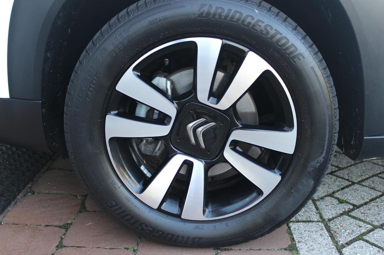 Citroen C3 Aircross 1.2 110PK C-SERIES | NAVIGATIE | APPLE CARPLAY/ANDROID AUTO | LICHTMETALEN VELGEN | CRUISE CONTROL | DAB+ RADIO | CLIMATE CONTROL | PARKEER SENSOREN ACHTER | ZWART DAK |