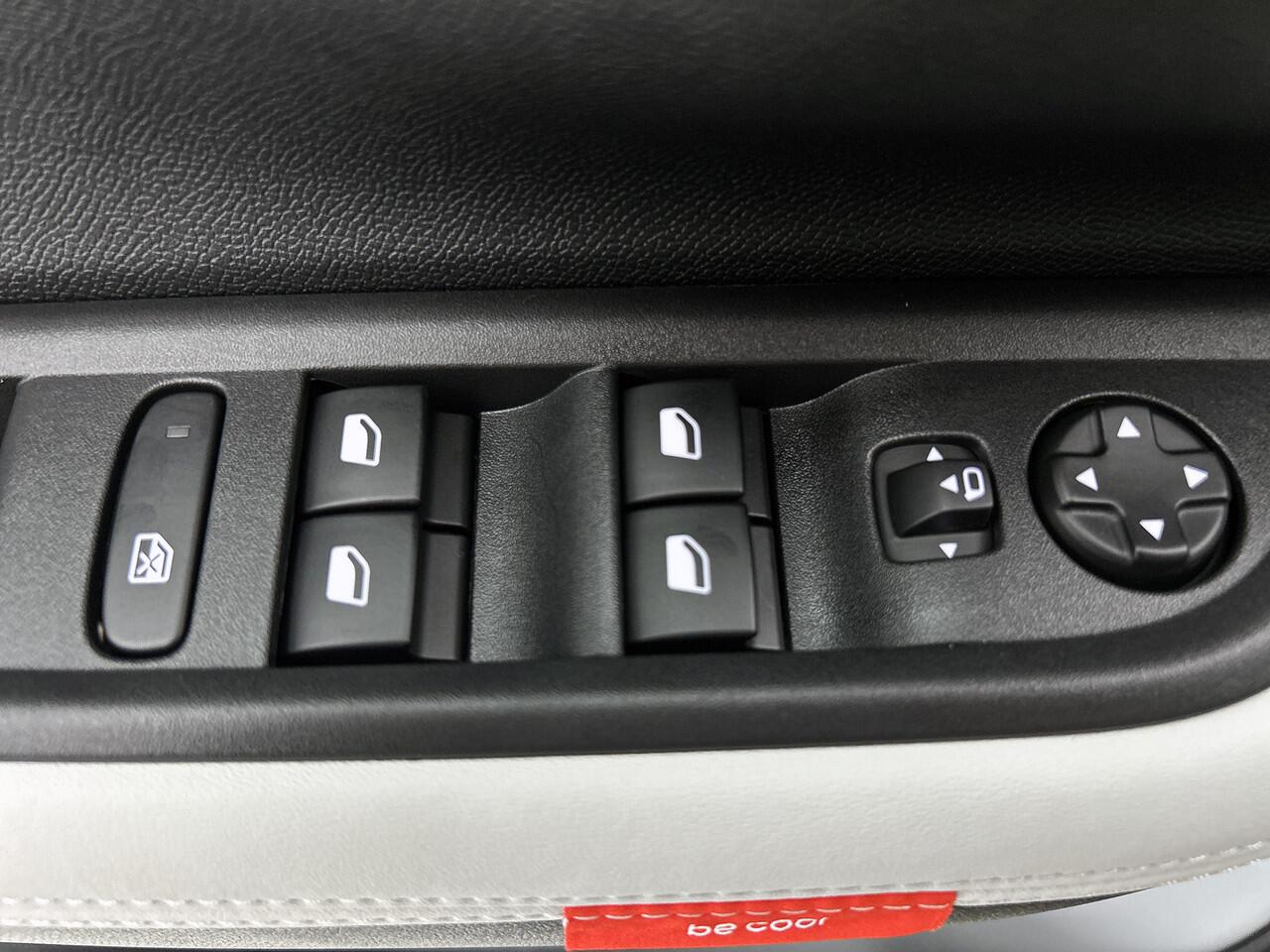 Citroen C3 Turbo 100pk Max | Rijklaar | Achteruitrijcamera | Comfort Seats | 17" LMV |