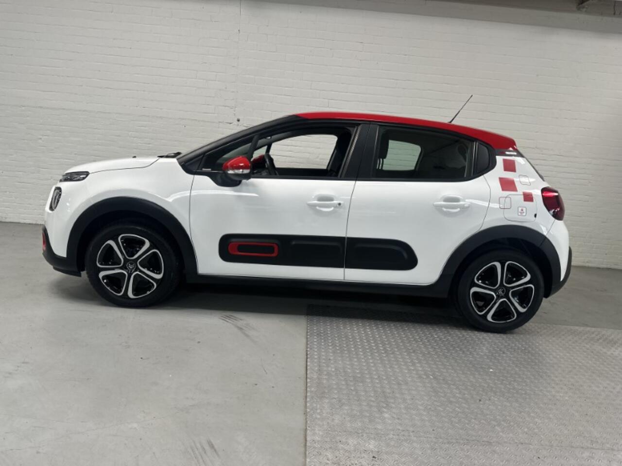 Citroen C3 1.2 PureTech Business AIRCO / CRUISE / ELK.PAKKET / NAVI Nieuwe model
