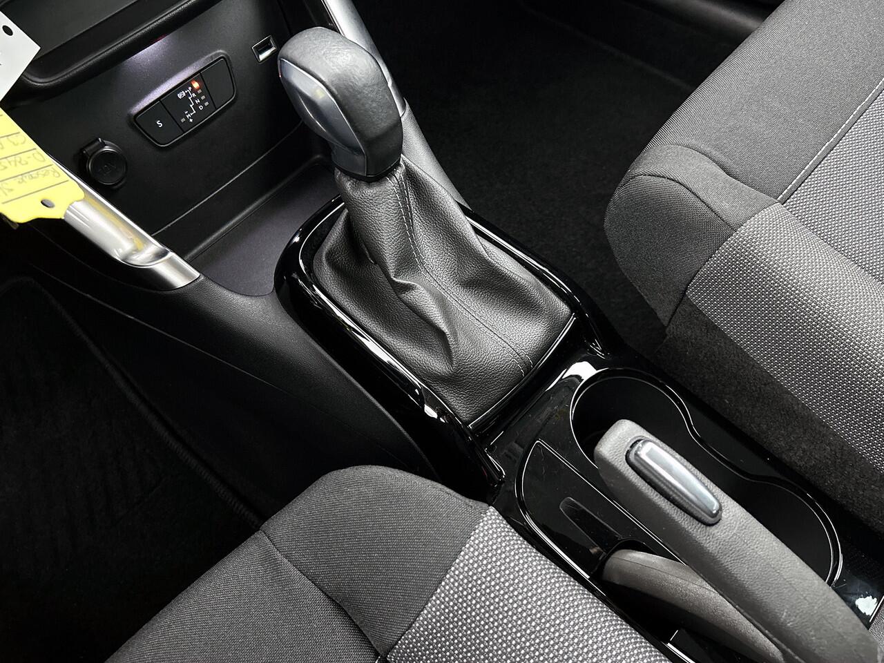 Citroen C3 Aircross PureTech 130 EAT6 Automaat Shine | Rijklaar | Navigatie | 4 Seizoenen banden |