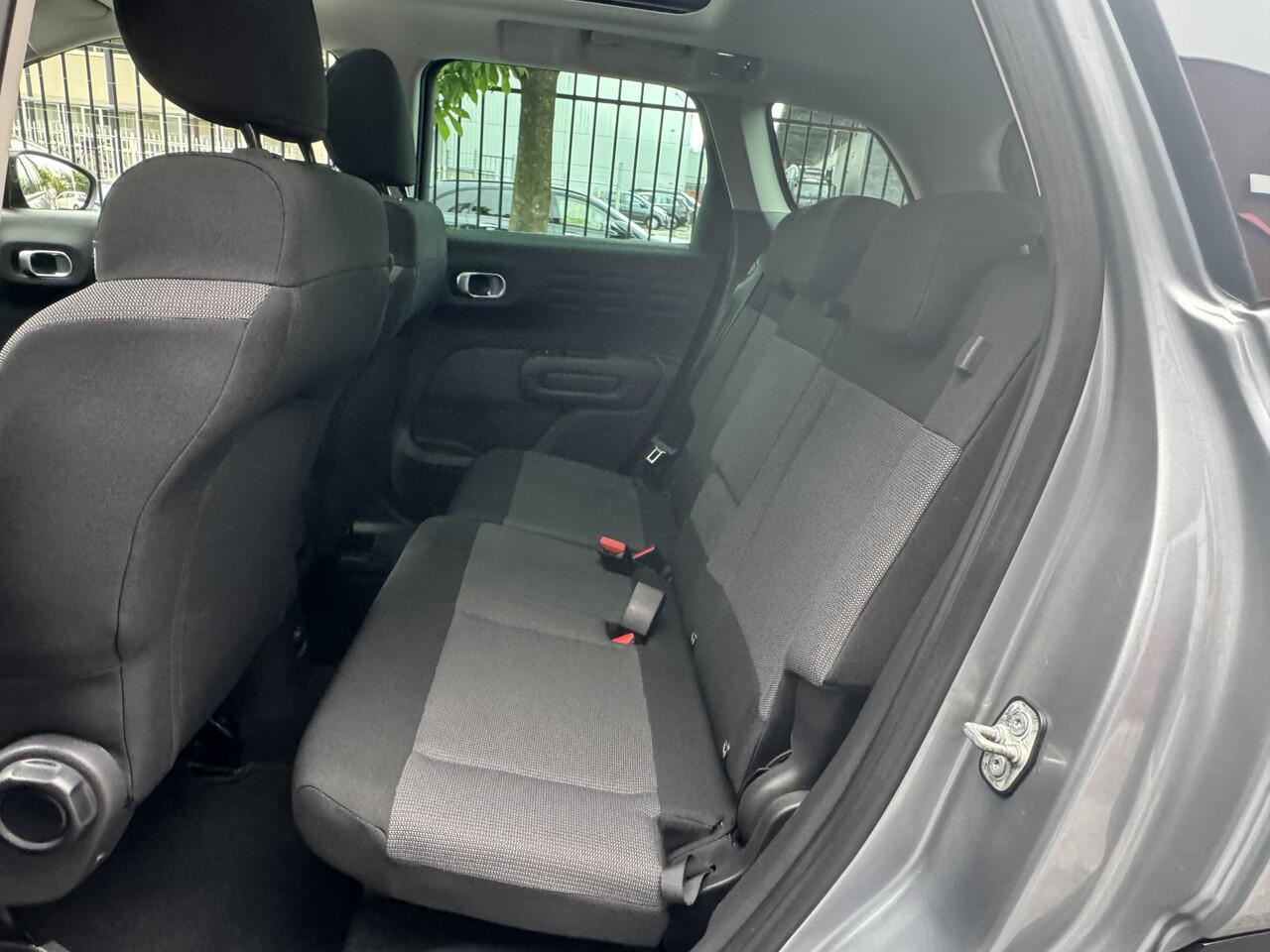 Citroen C3 Aircross 1.2 PureTech Shine // CRUISE // NAVI + CARPLAY // PANO/SCHUIFKANTELDAK // CLIMA // KEYLESS