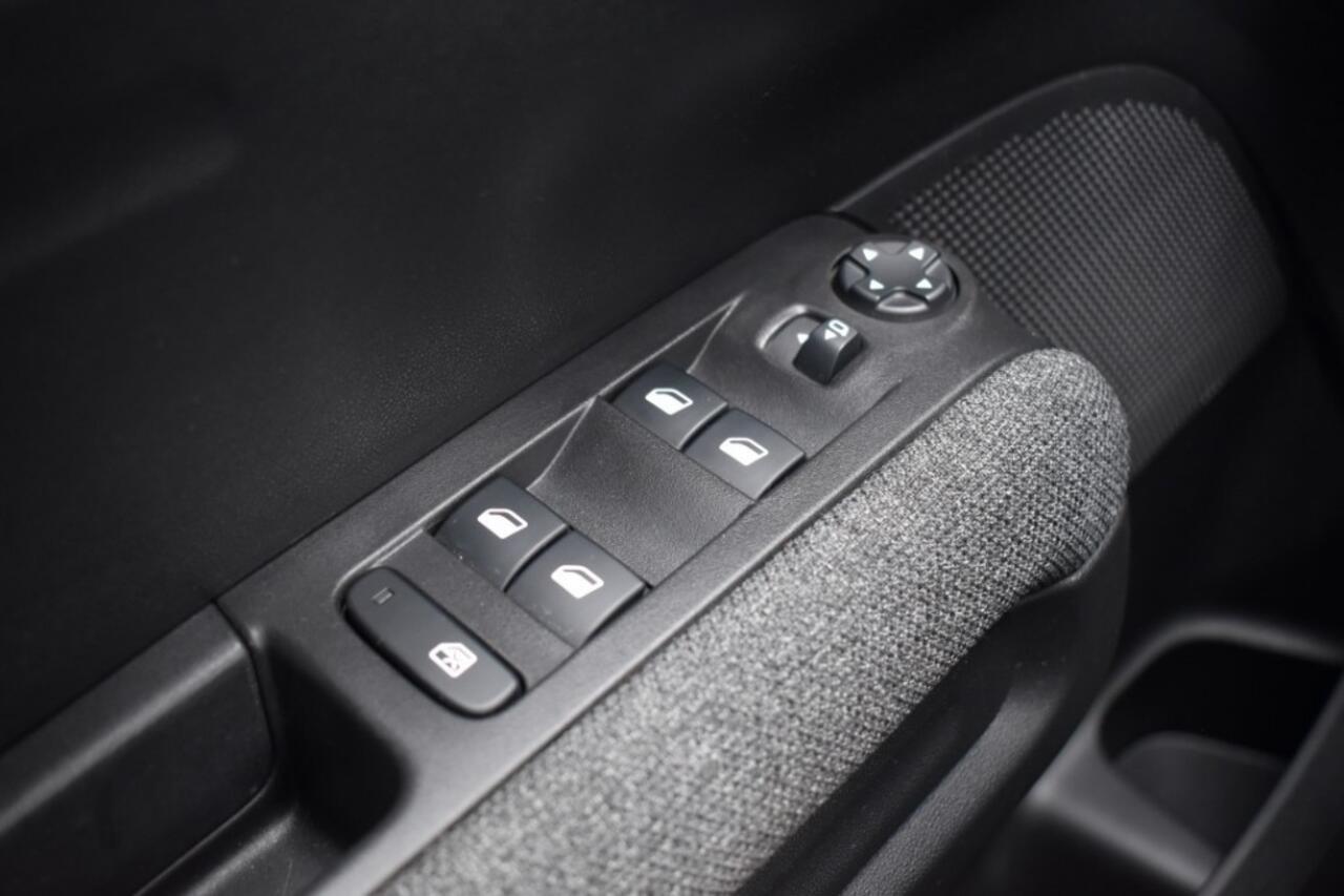 Citroen C3 1.2 PT C-SERIES / NAVI / CONNECTED APPS / PDC