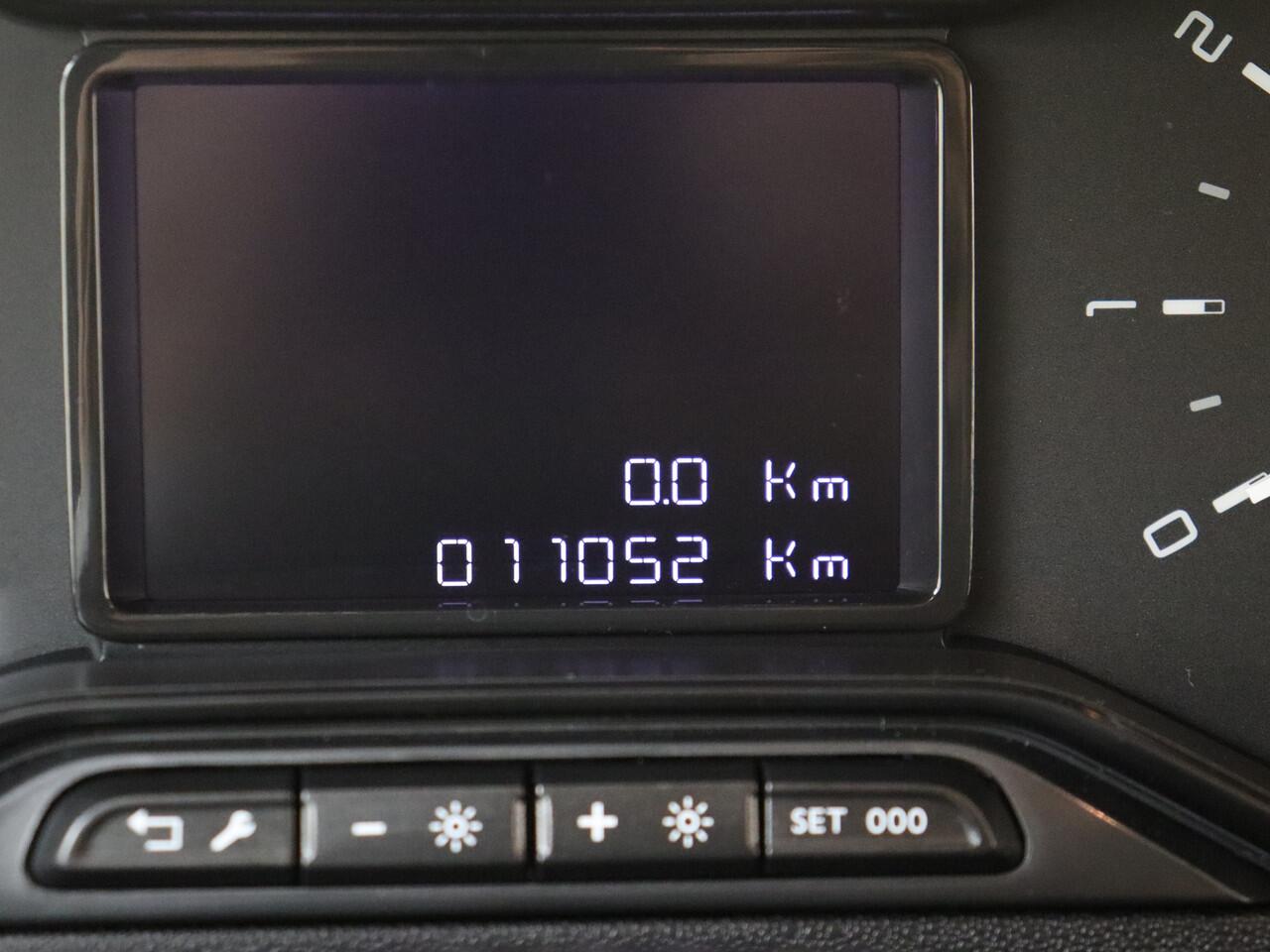 Citroen C3 1.2 PureTech Plus | Cruise control | Automatisch dimmende binnenspiegel | Centrale deurvergrendeling met afstandsbediening UITVERKOOP!!!