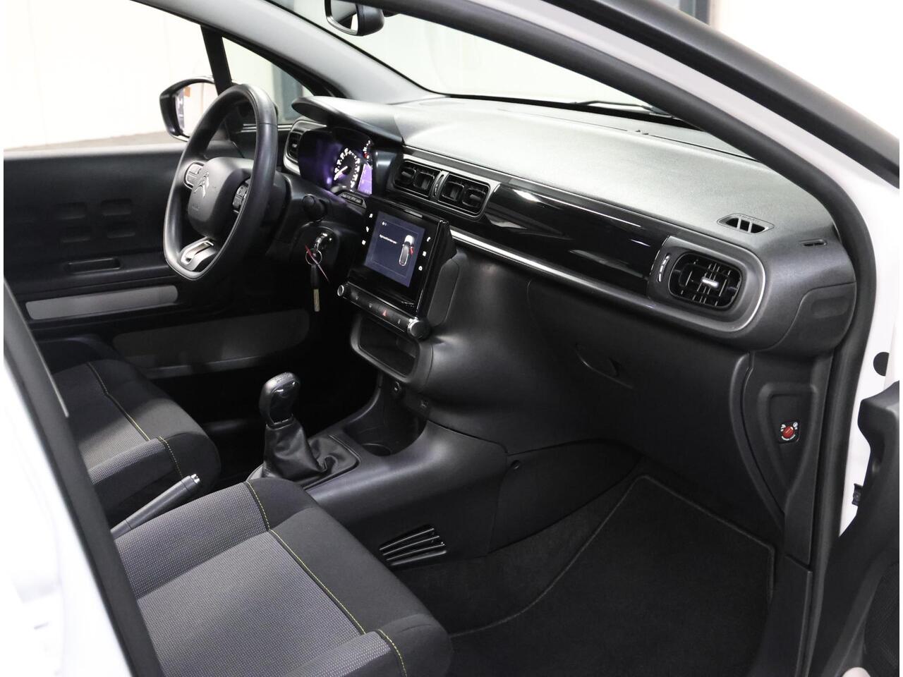 Citroen C3 1.2 85PK S&S Feel | AppleCarplay/AndroidAuto | Cruise Control | Climate Control | Navigatie | Isofix | Parkeersensoren | NL Auto |