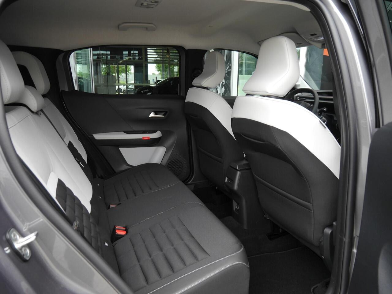 Citroen C3 Aircross 1.2 Hybrid 136 Max | Demo | Automaat | PHC Vering | Comfort Seats | Achteruitrijcamera | Navigatie | Dodehoek detectie