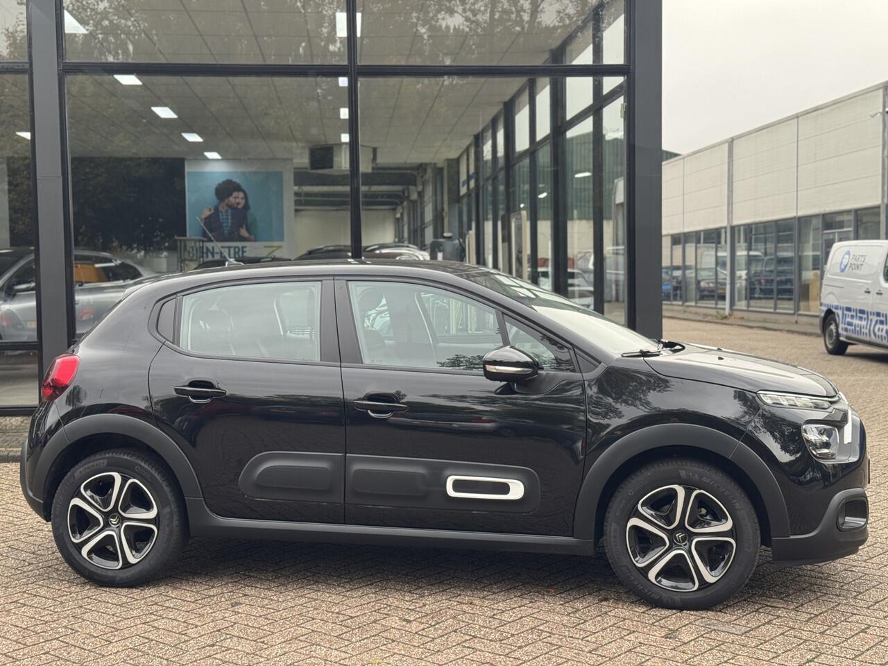Citroen C3 1.2 83pk Plus Navigatie|Parkeersensoren|Carplay