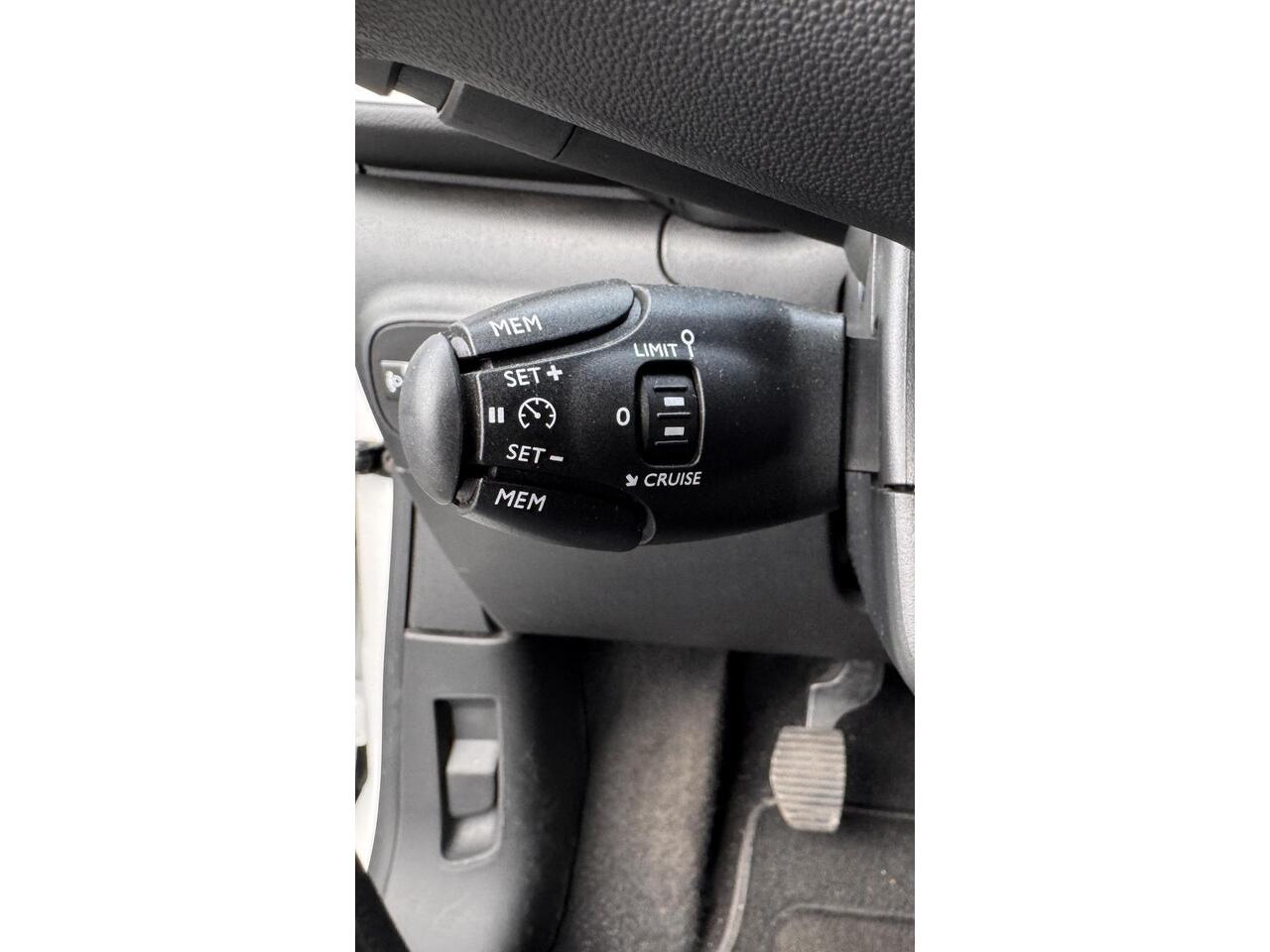 Citroen C3 1.2 PureTech C-Series GARANTIE / AIRCO/ INRUIL MOGELIJK/