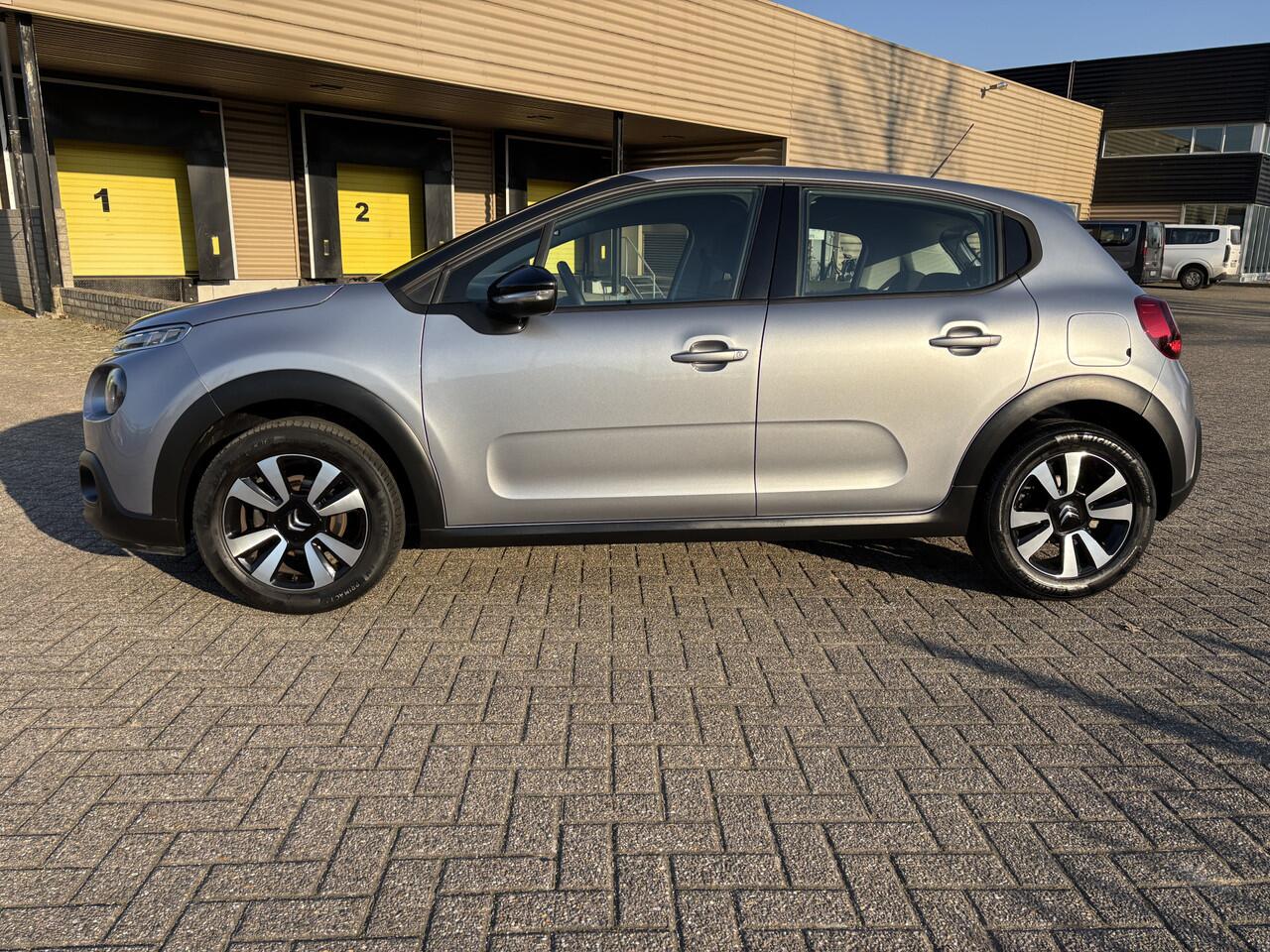 Citroen C3 1.2 PureTech Shine AUTOMAAT [ Fm navi,camera,ecc,cruise,17``lmv ]