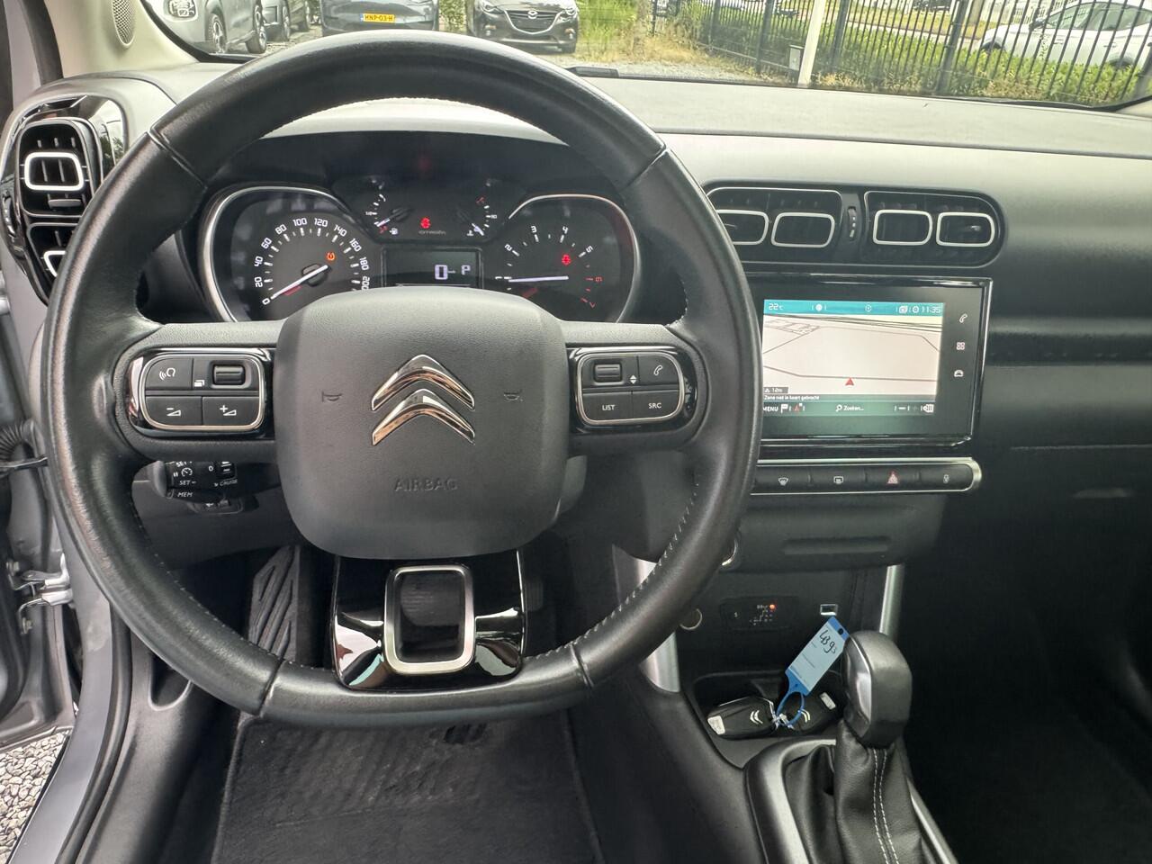 Citroen C3 Aircross 1.2 PureTech Shine // CRUISE // NAVI + CARPLAY // PANO/SCHUIFKANTELDAK // CLIMA // KEYLESS