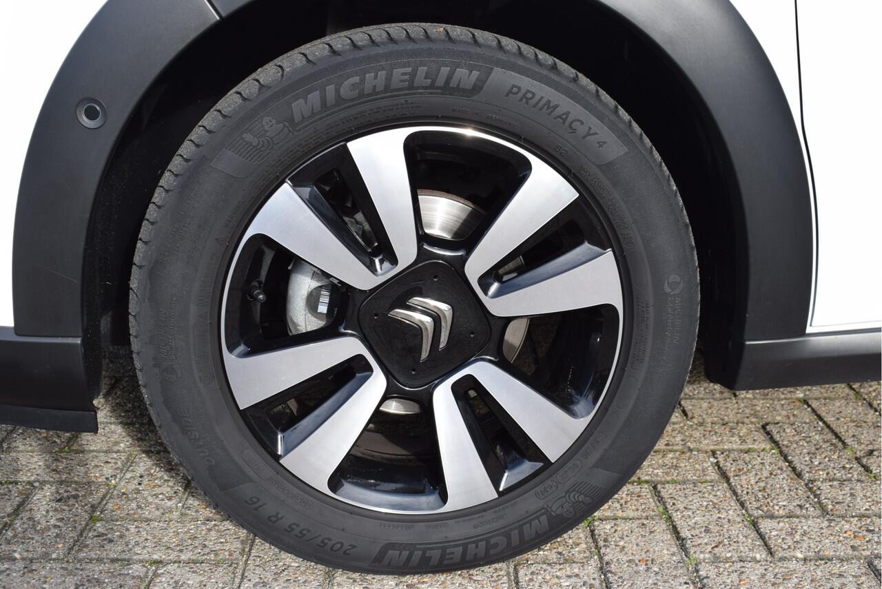 Citroen C3 1.2 PureTech Shine | Camera | Trekhaak | Stoelverwarming