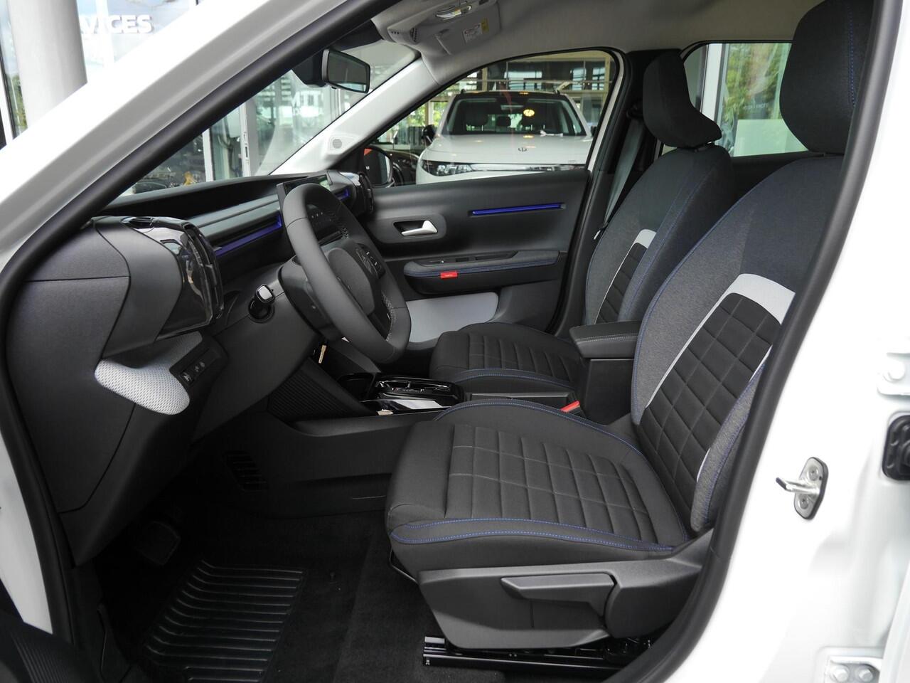 Citroen C3 Ë-C3 Plus 113pk 44 kWh |Demo| Comfort Vering | Parkeersensoren achter | Cruise control | Airco | Led verlichting | Wltp 320km