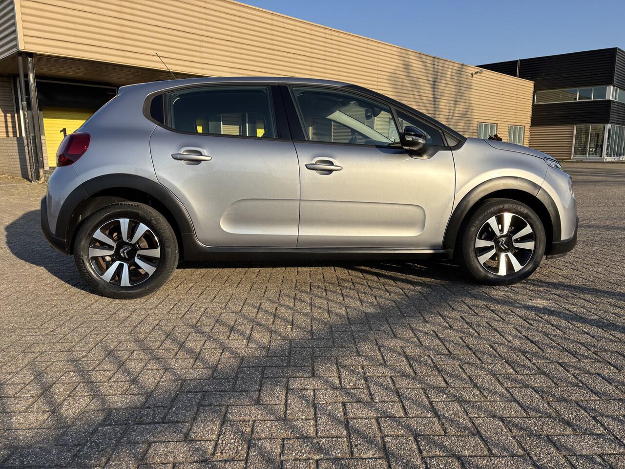 Citroen C3 1.2 PureTech Shine AUTOMAAT [ Fm navi,camera,ecc,cruise,17``lmv ]