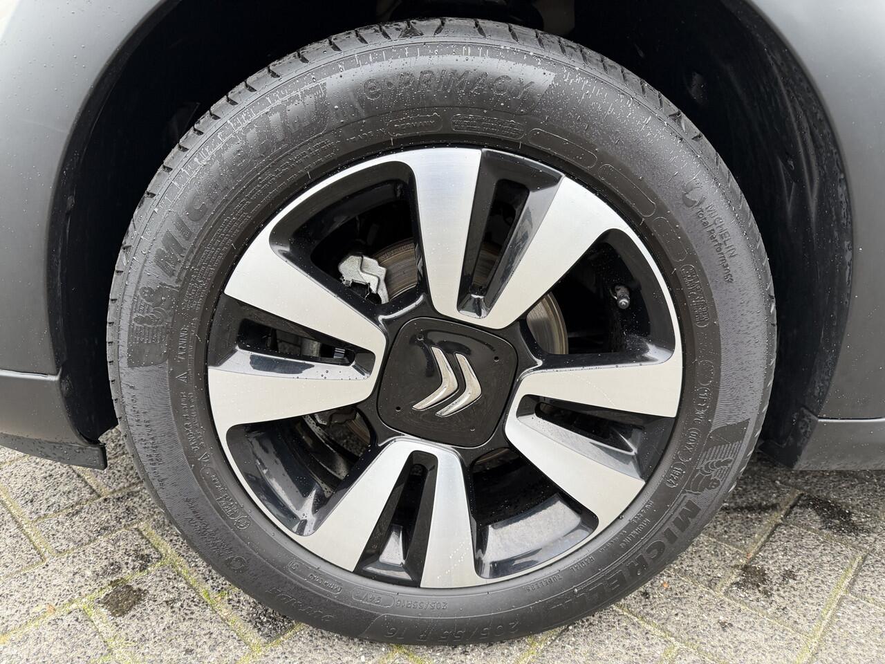 Citroen C3 110pk Max (Camera - Keyless Entry - Automatische Airco - LED - Navigatie - Apple Carplay)