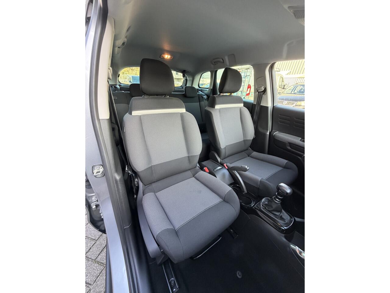 Citroen C3 Aircross 110pk Shine (Camera - Keyless Entry - Automatische Airco - LED - Navigatie - Apple Carplay - Parkeersensoren)