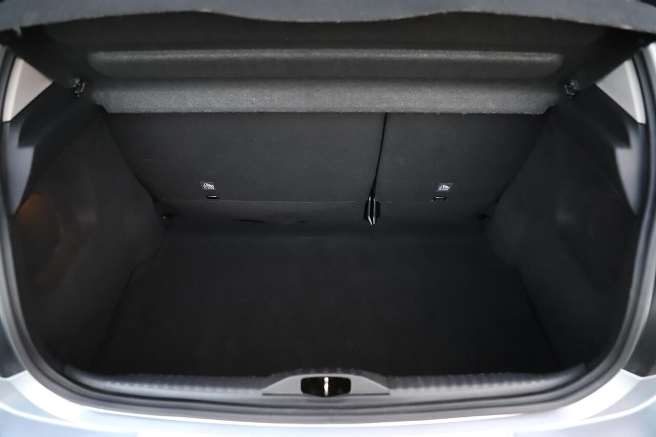 Citroen C3 1.2 PureTech Feel Carplay Android Navigatie Climate Cruise Control Rijstrooksensor Parkeersensor All-season banden!