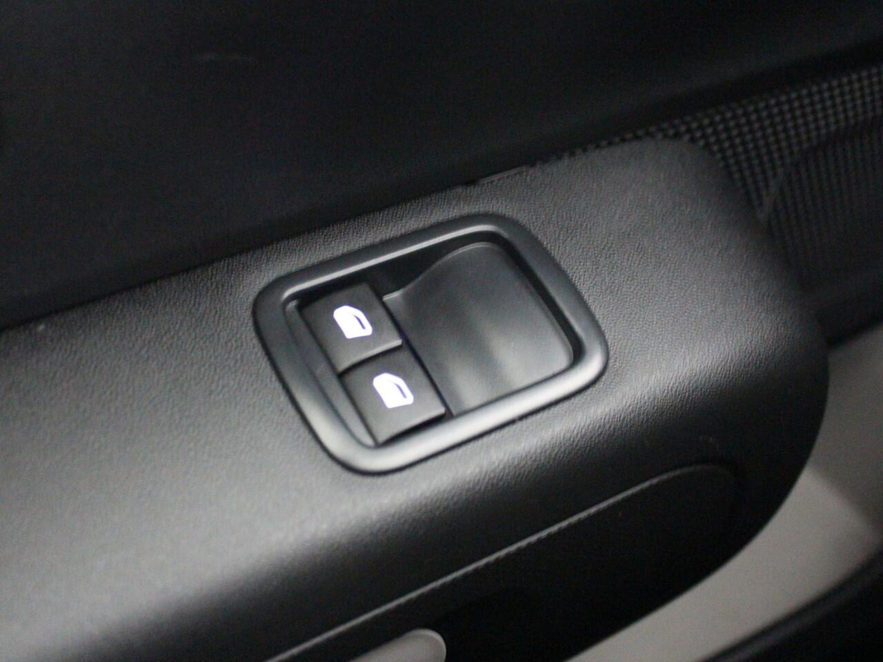 Citroen C3 1.2 PureTech Feel | PDC | Navi | Cruise |*