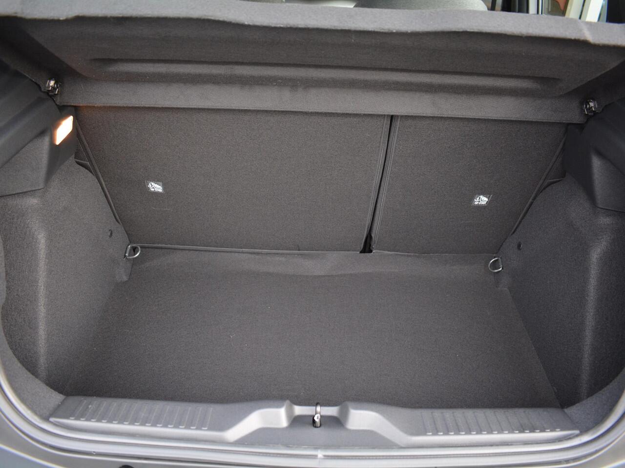 Citroen C3 1.2 Hybrid 110pk Plus .