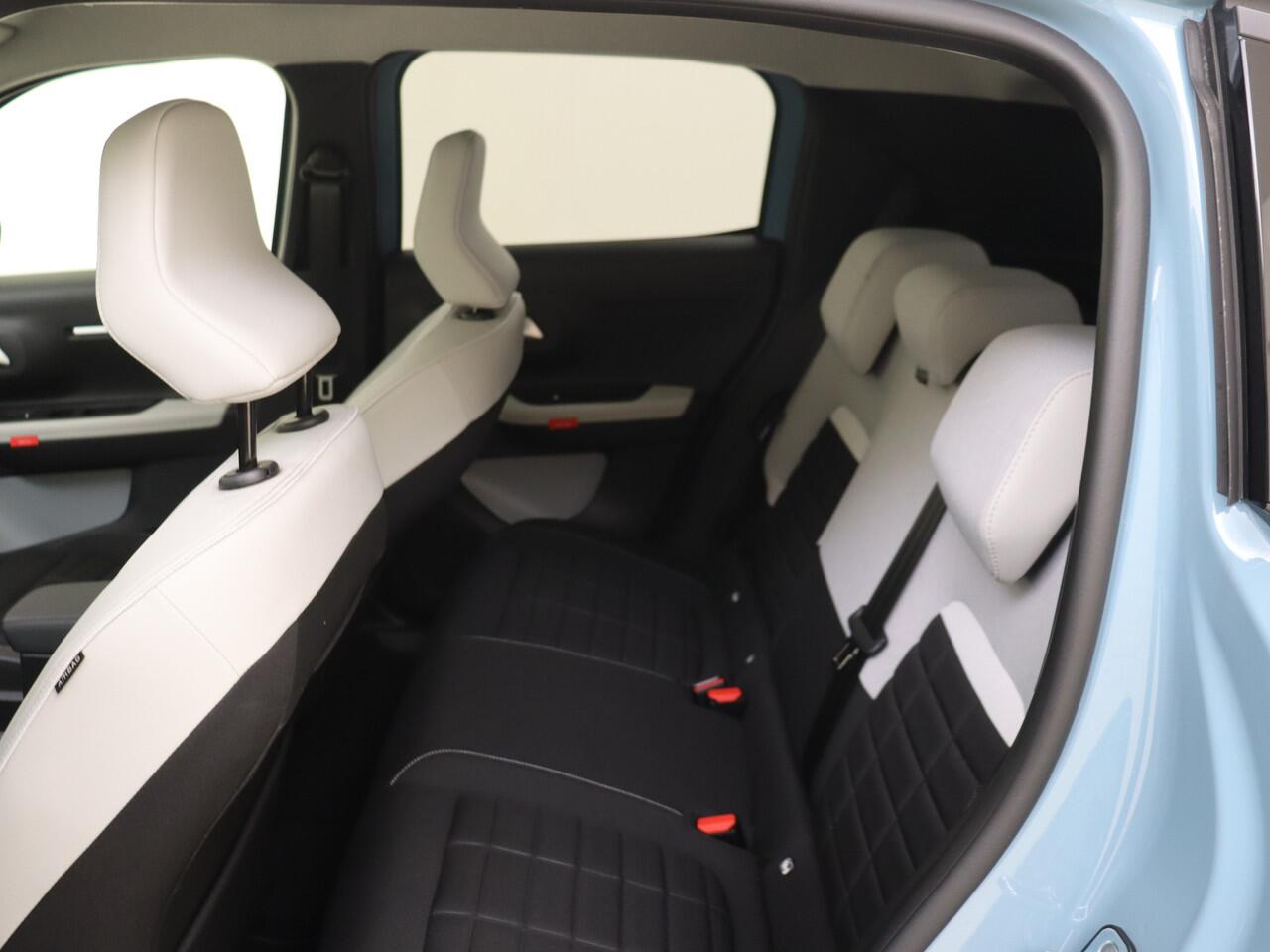 Citroen C3 Ë-C3 Max 113pk 44 kWh | | Navigatie | Climate Control | Camera en Parkeerhulp Achter |