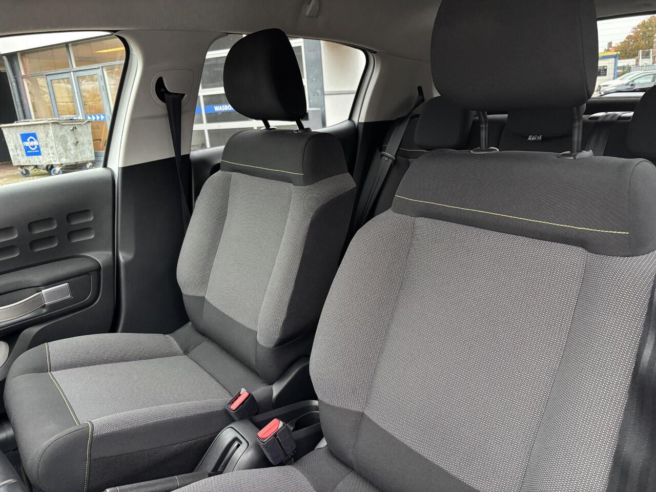 Citroen C3 1.2 PureTech Shine / ALL-IN RIJKLAARPRIJS /Apple Carplay/Duo-Tone/17"Velgen/Navi/Camera