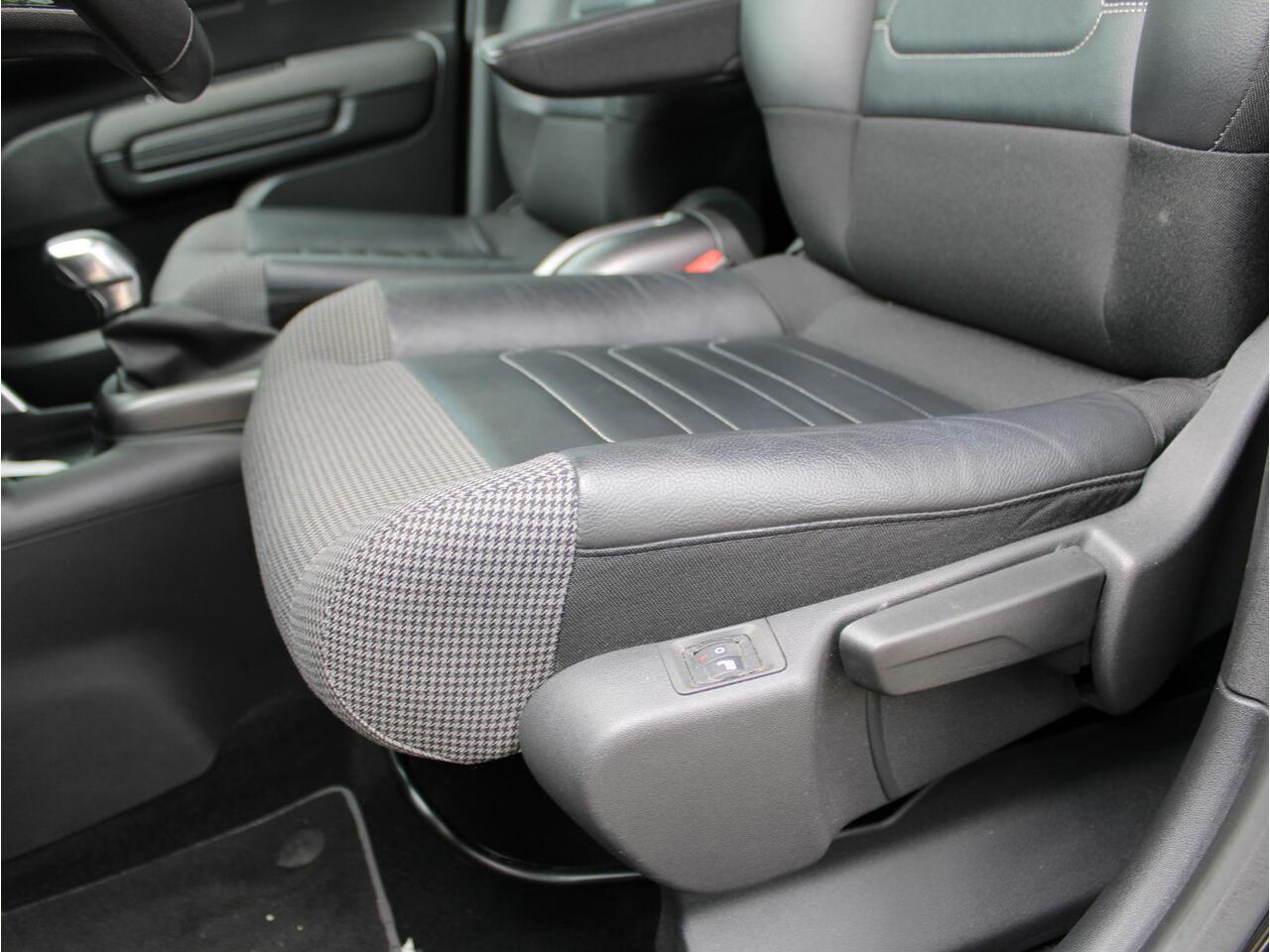 Citroen C3 Aircross 1.2 PureTech S&S Shine Automaat | Navi / Camera / Climate