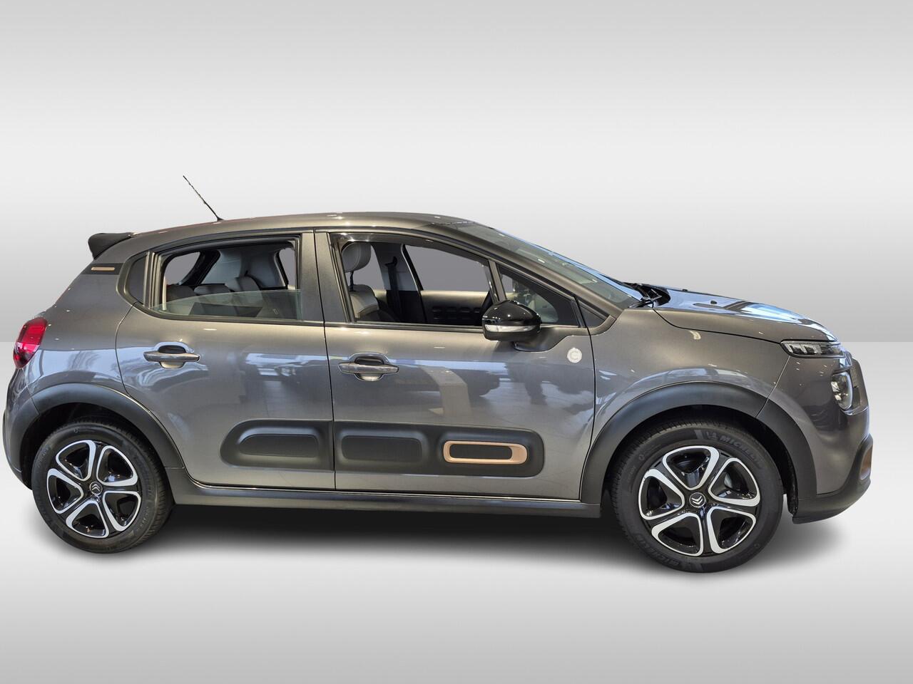 Citroen C3 1.2 PureTech C-Series | Climate Control | Navigatie via Apple Carplay of Android Auto | Parkeersensoren achter| Cruise Control | Interieur met Houtlook en Frisse kleuren !!