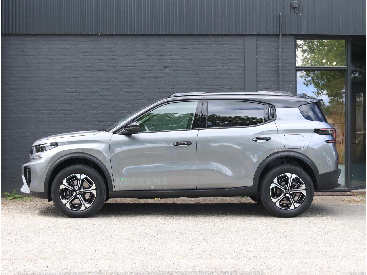 Citroen C3 Aircross 1.2 Hybrid 145PK Max | AppleCarPlay/AndroidAuto | Climate Control | Cruise Control | Camera | FULL LED | Navigatie | LMV | Parkeersensoren | Privacy Glass | Isofix | Two-Tone |