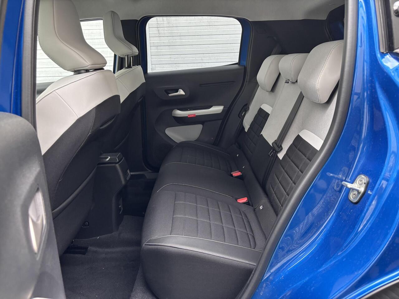 Citroen C3 Max 1.2 Hybrid 110pk e-DCS6 | VERHOOGDE INSTAP | TWO-TONE! | NAVI | CAMERA | CLIMA | ISOFIX | LM-VELGEN |