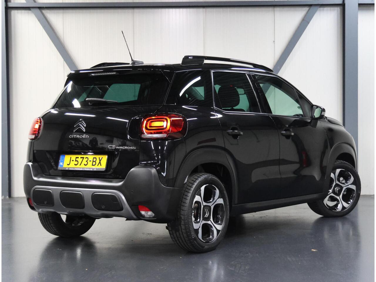 Citroen C3 Aircross 1.2 110PK S&S Business | AppleCarplay/AndroidAuto | Armsteun | Navigatie | Climate Control | Cruise Control | Bluetooth | LED Dagrijverlichting | Isofix | Privacy Glass | Parkeersensoren |
