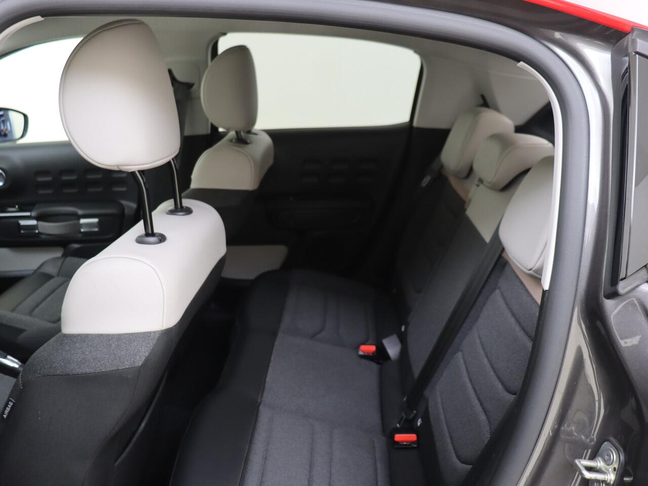 Citroen C3 1.2 PureTech Shine I NAVIGATIE I ACHTERUITRIJCAMERA I L.M. VELGEN I AMBIANCE WOOD I