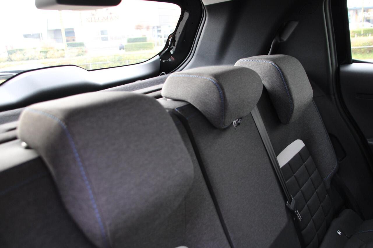 Citroen C3 1.2 Turbo 100pk Plus Airco Cruise Carplay Black Edition Hoge instap! Nieuwstaat