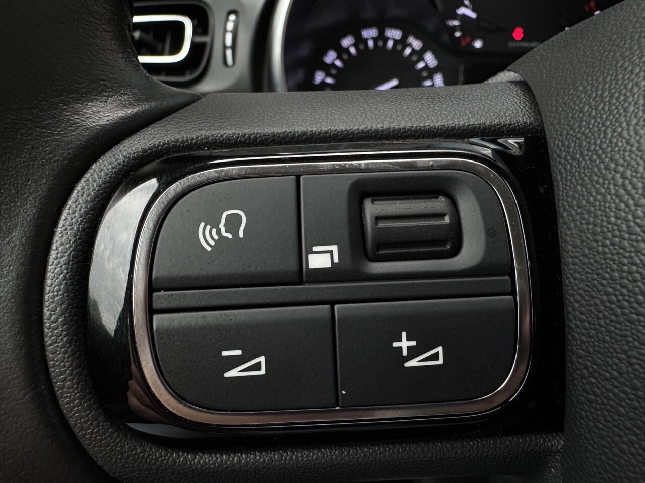 Citroen C3 1.2 PureTech Shine GRATIS Afleverpakket! | Stoelverwarming | Camera | Apple carplay|