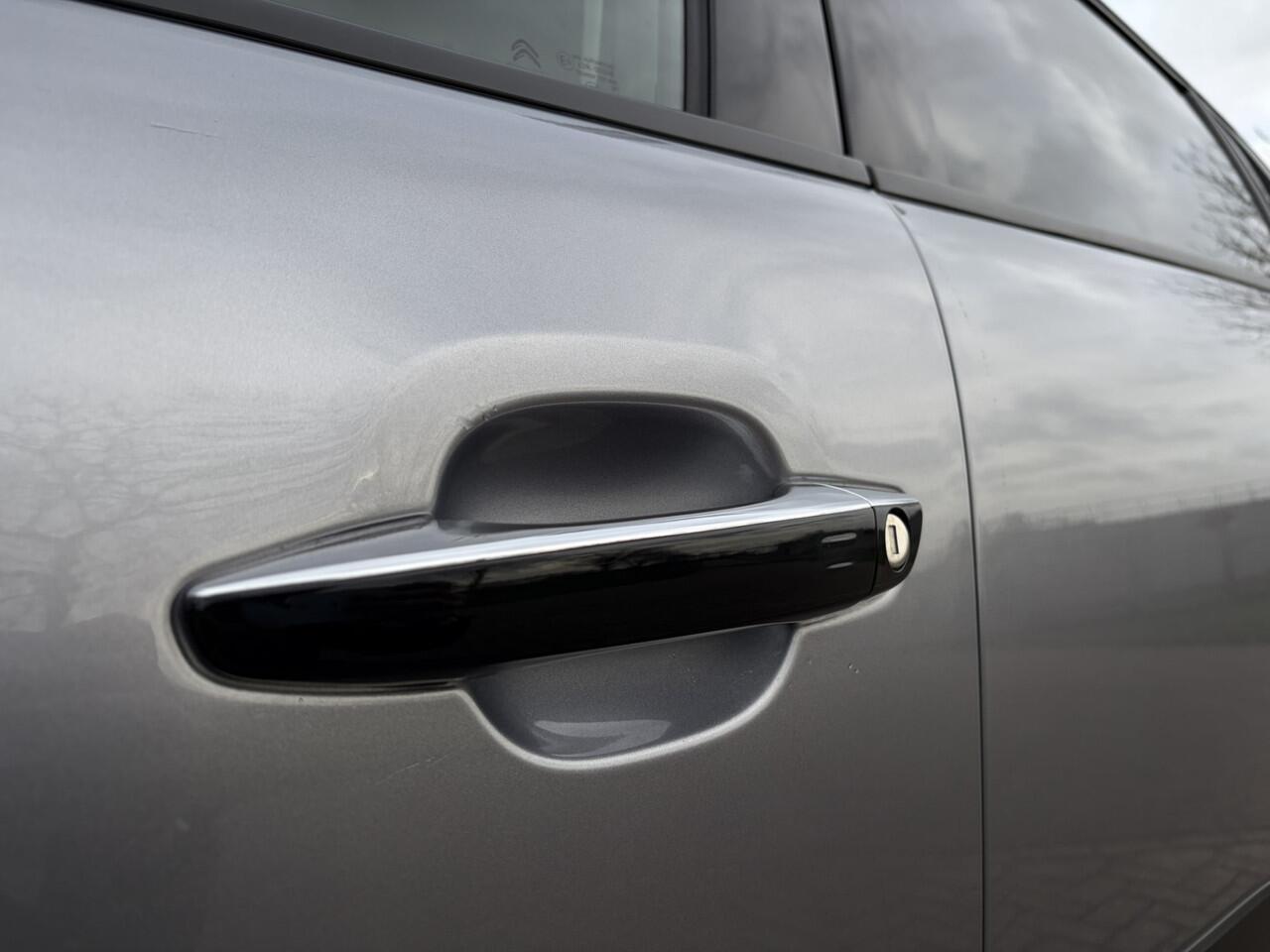 Citroen C3 1.2 PureTech Max OUTLET | SUPERDEAL | OPRUIMING Parkeer Camera | Apple Carplay | Keyless Entry | 16'' LMV |